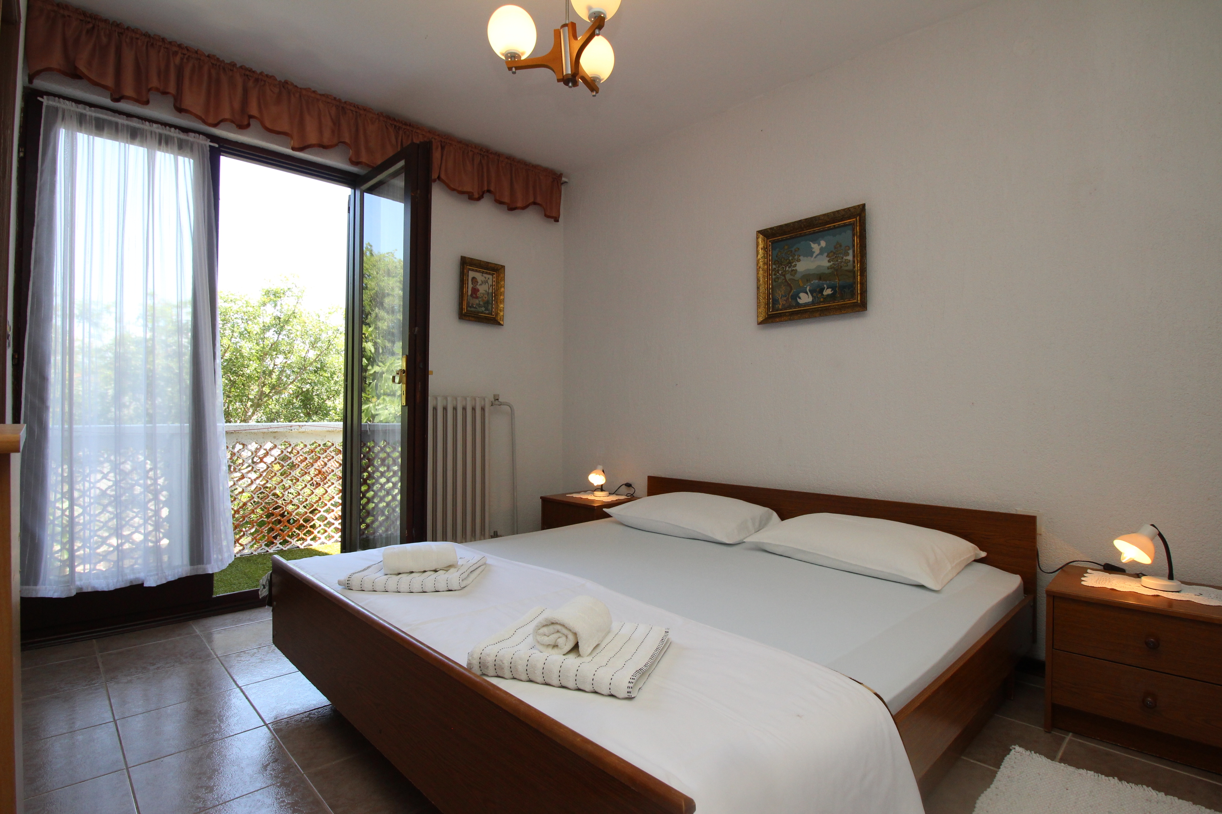 Two bedroom apartment with terrace Šilo, Krk  A-c