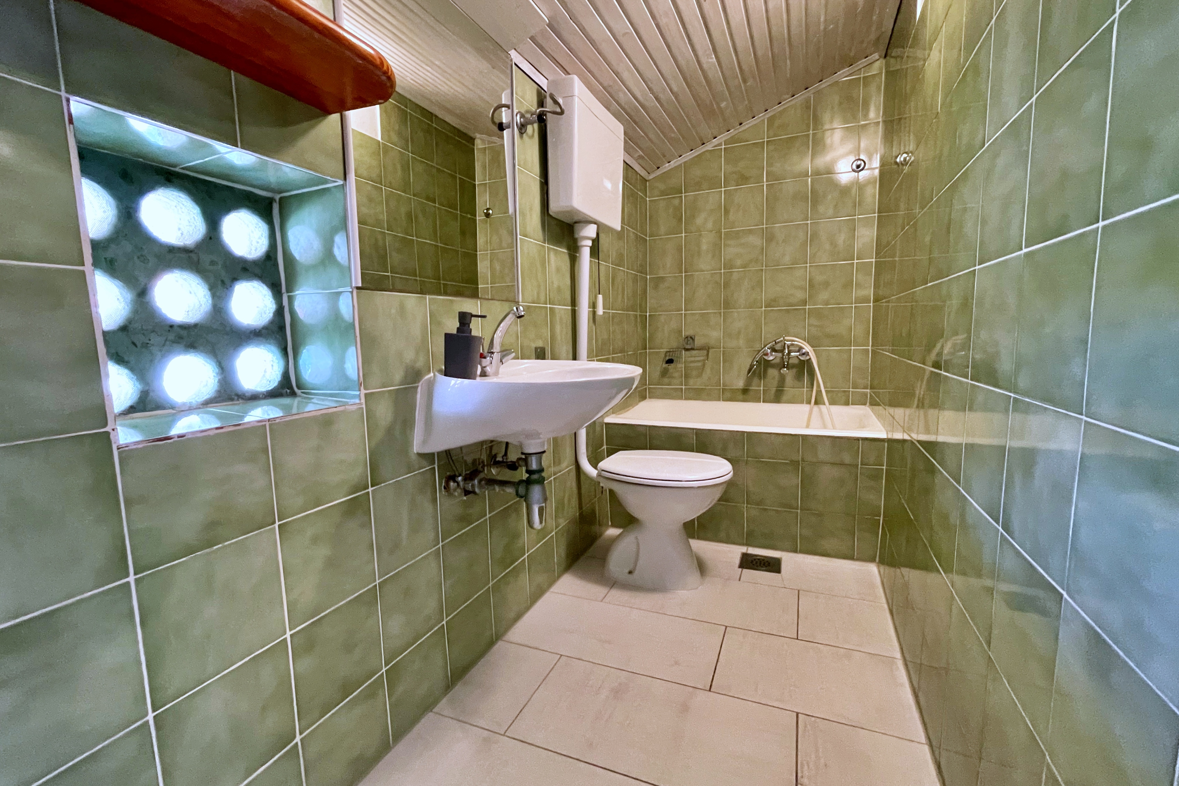 Three bedroom apartment with terrace and sea view Šilo, Krk  A-b