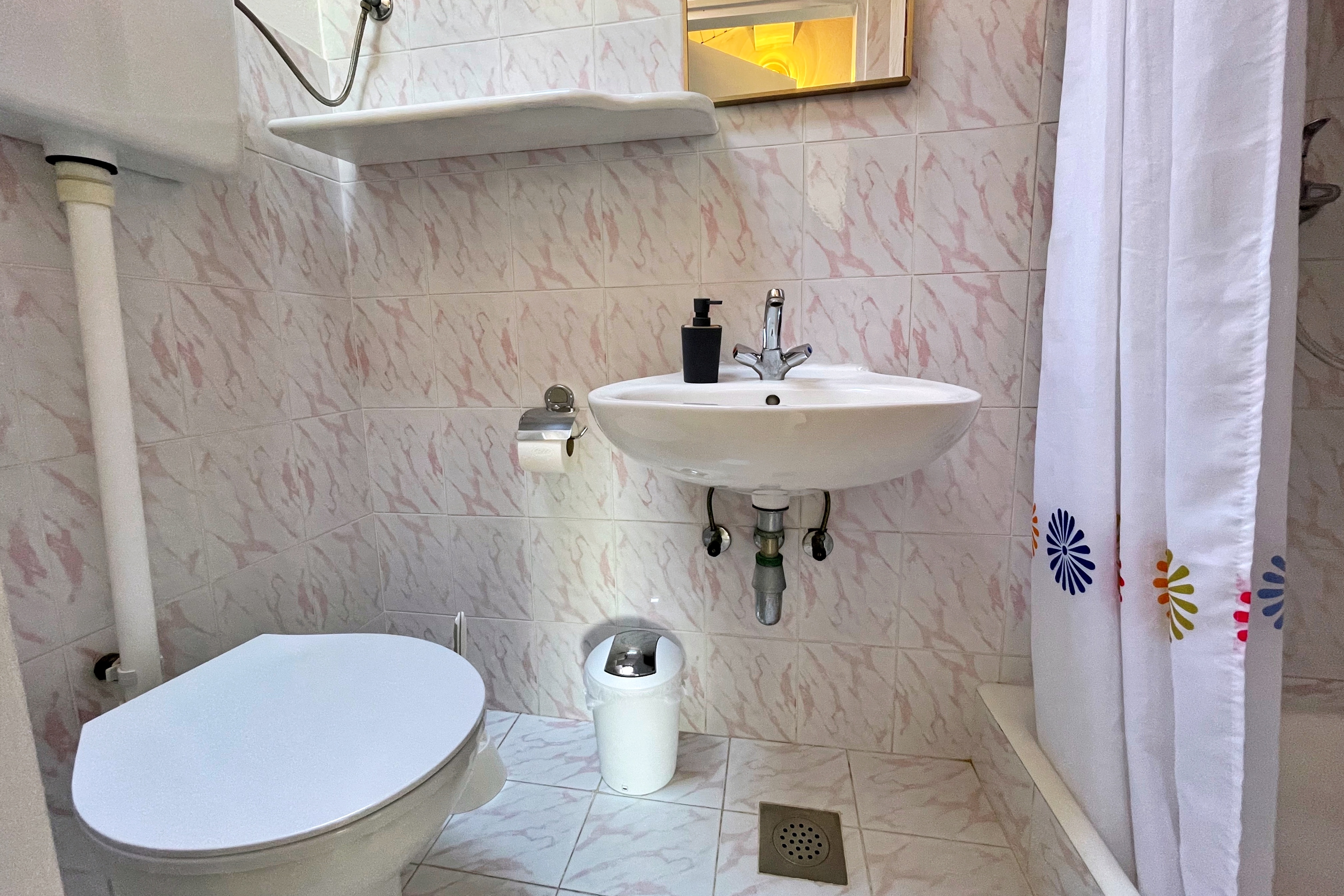 Three bedroom apartment with terrace and sea view Šilo, Krk  A-b