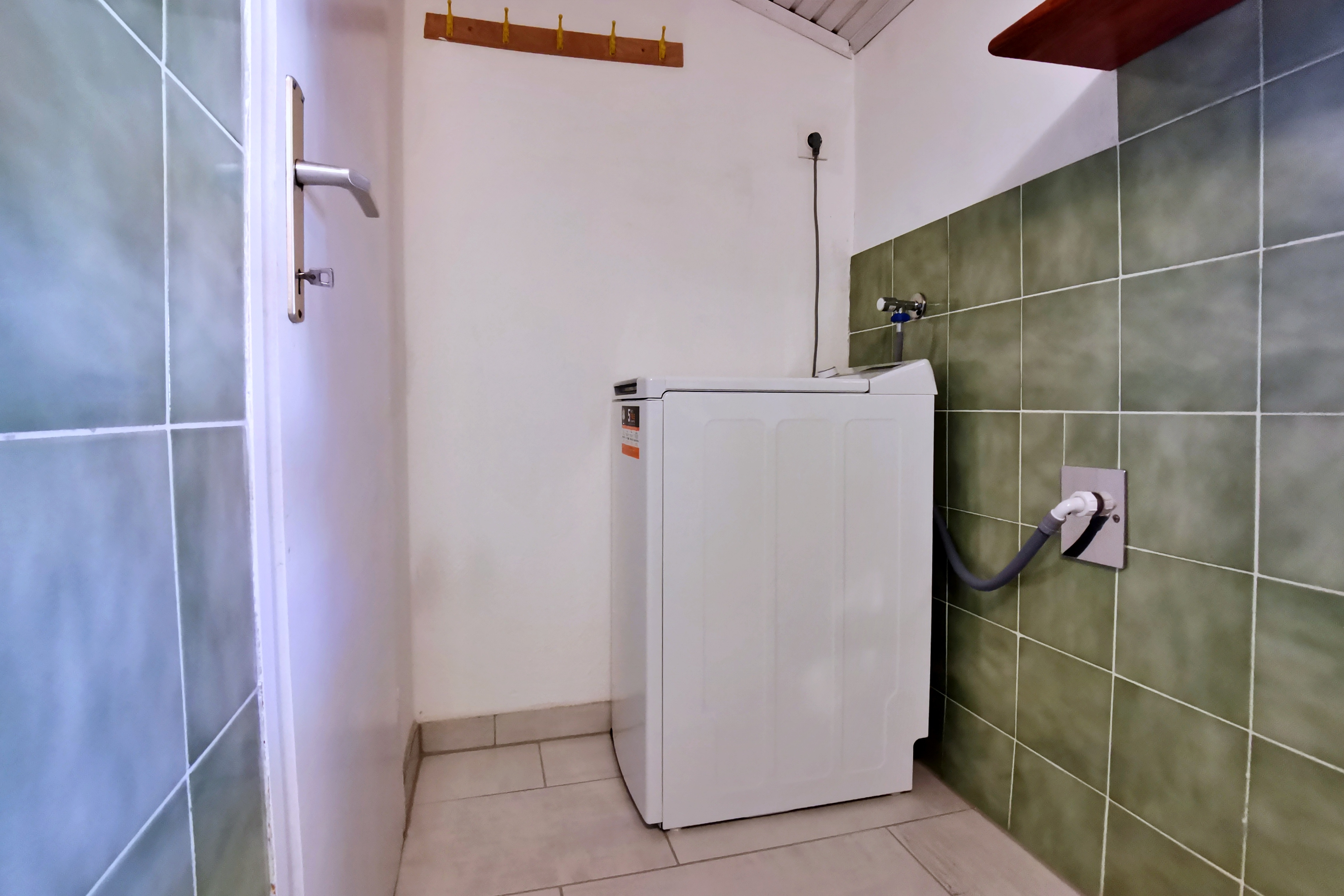 Three bedroom apartment with terrace and sea view Šilo, Krk  A-b