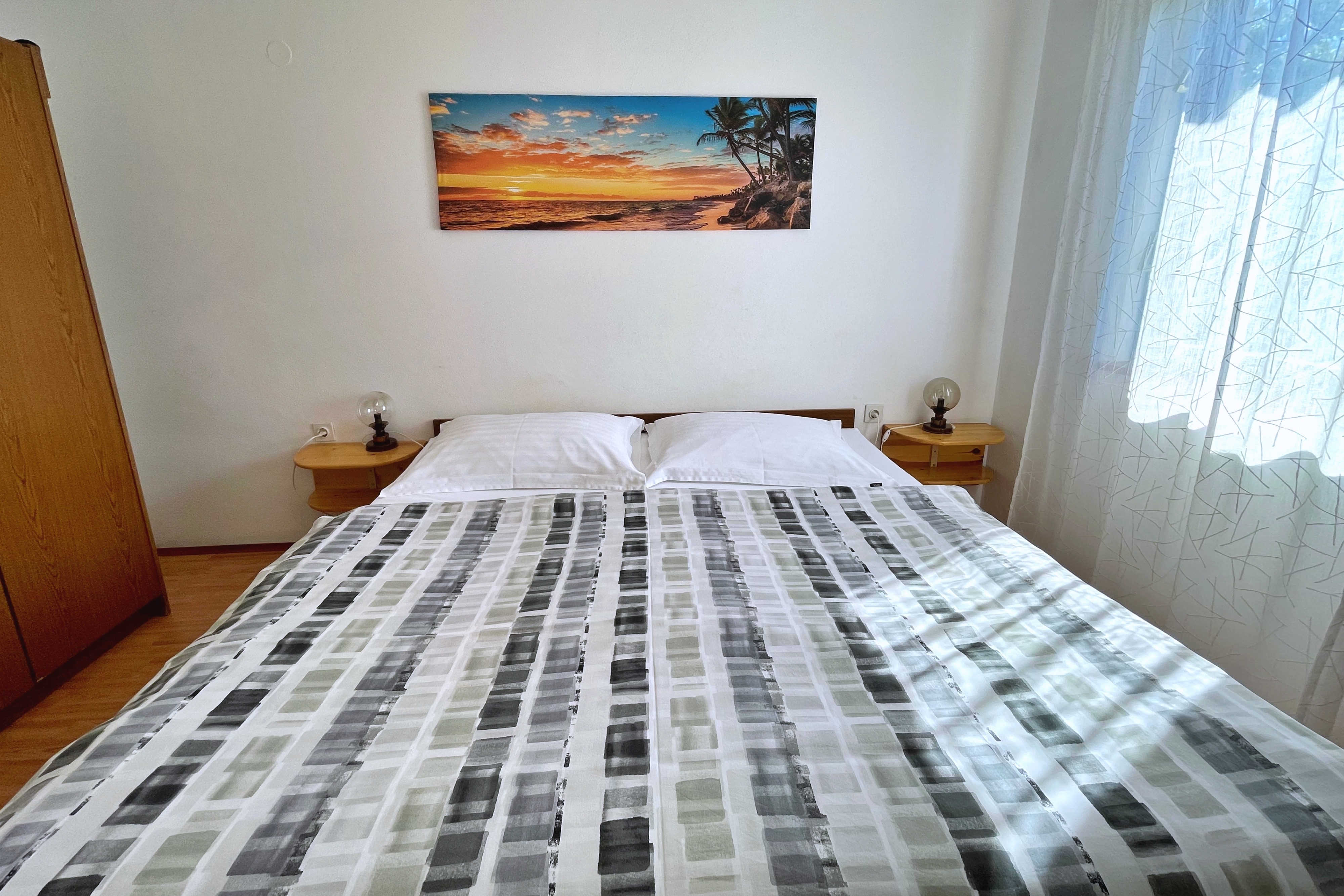 Three bedroom apartment with terrace and sea view Šilo, Krk  A-b