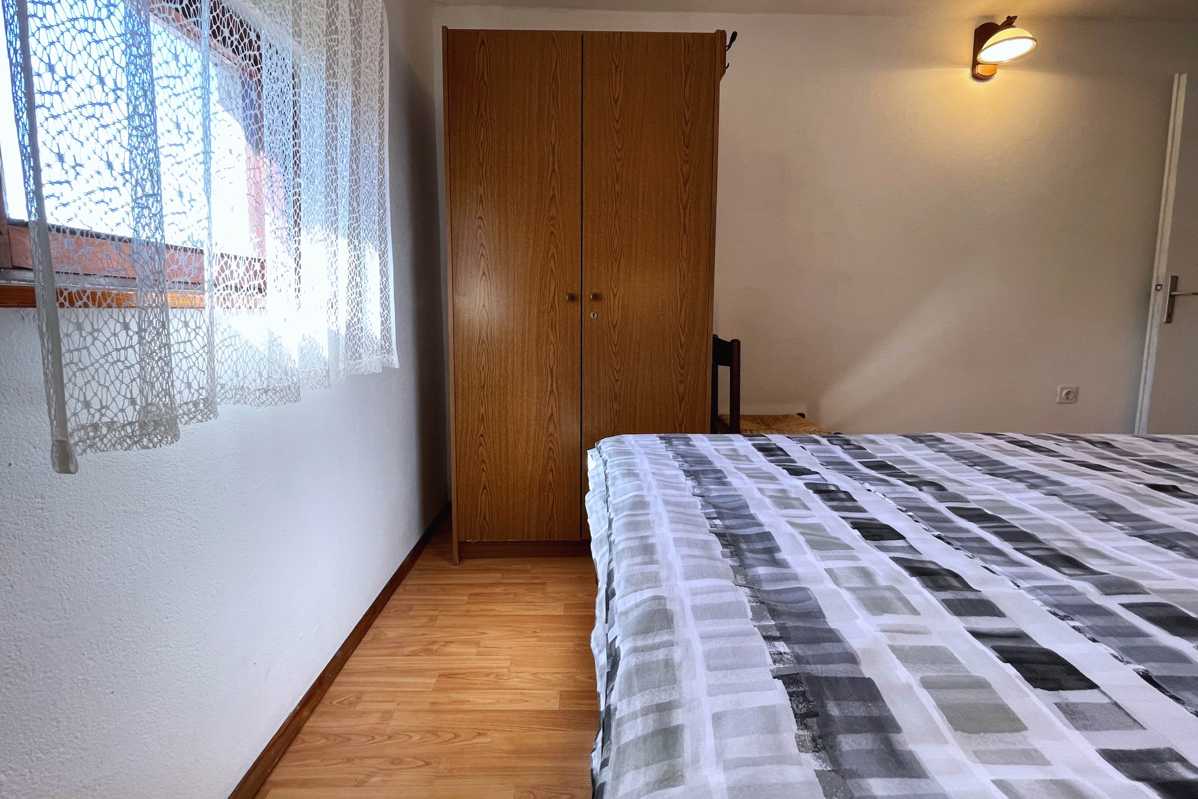 Three bedroom apartment with terrace and sea view Šilo, Krk  A-b