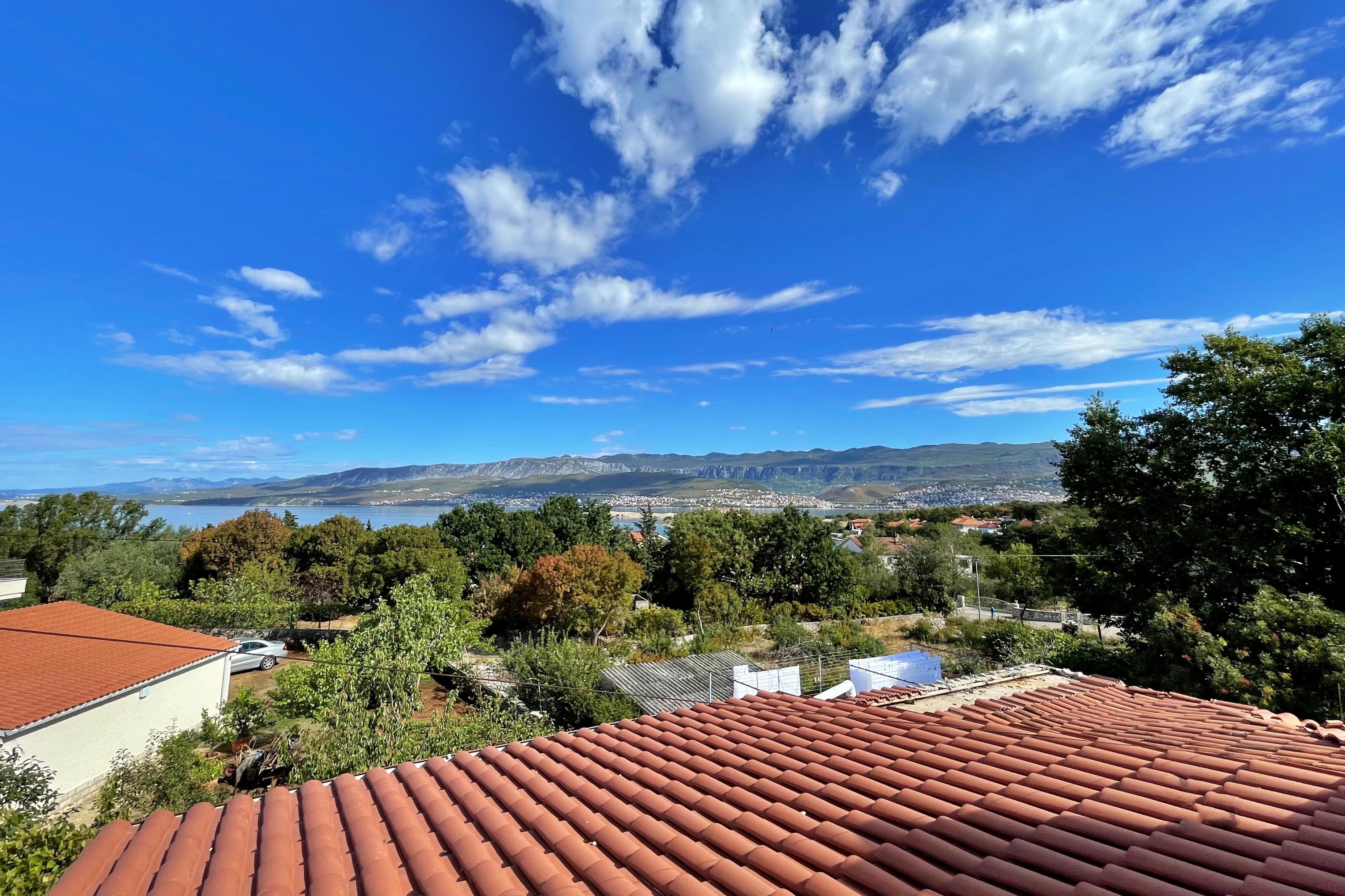 Three bedroom apartment with terrace and sea view Šilo, Krk  A-b