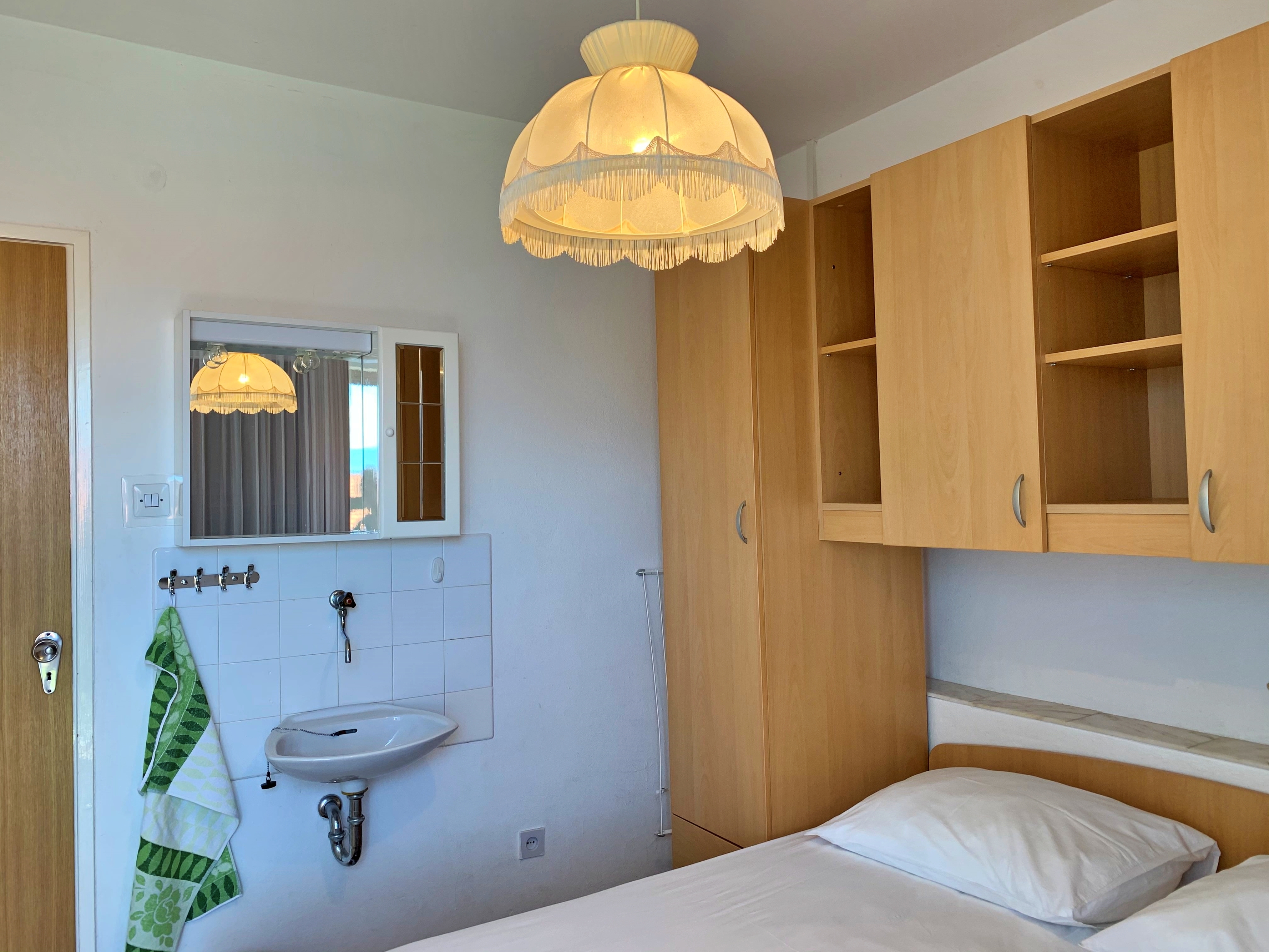 Four bedroom apartment with terrace and sea view Šilo, Krk  A-b