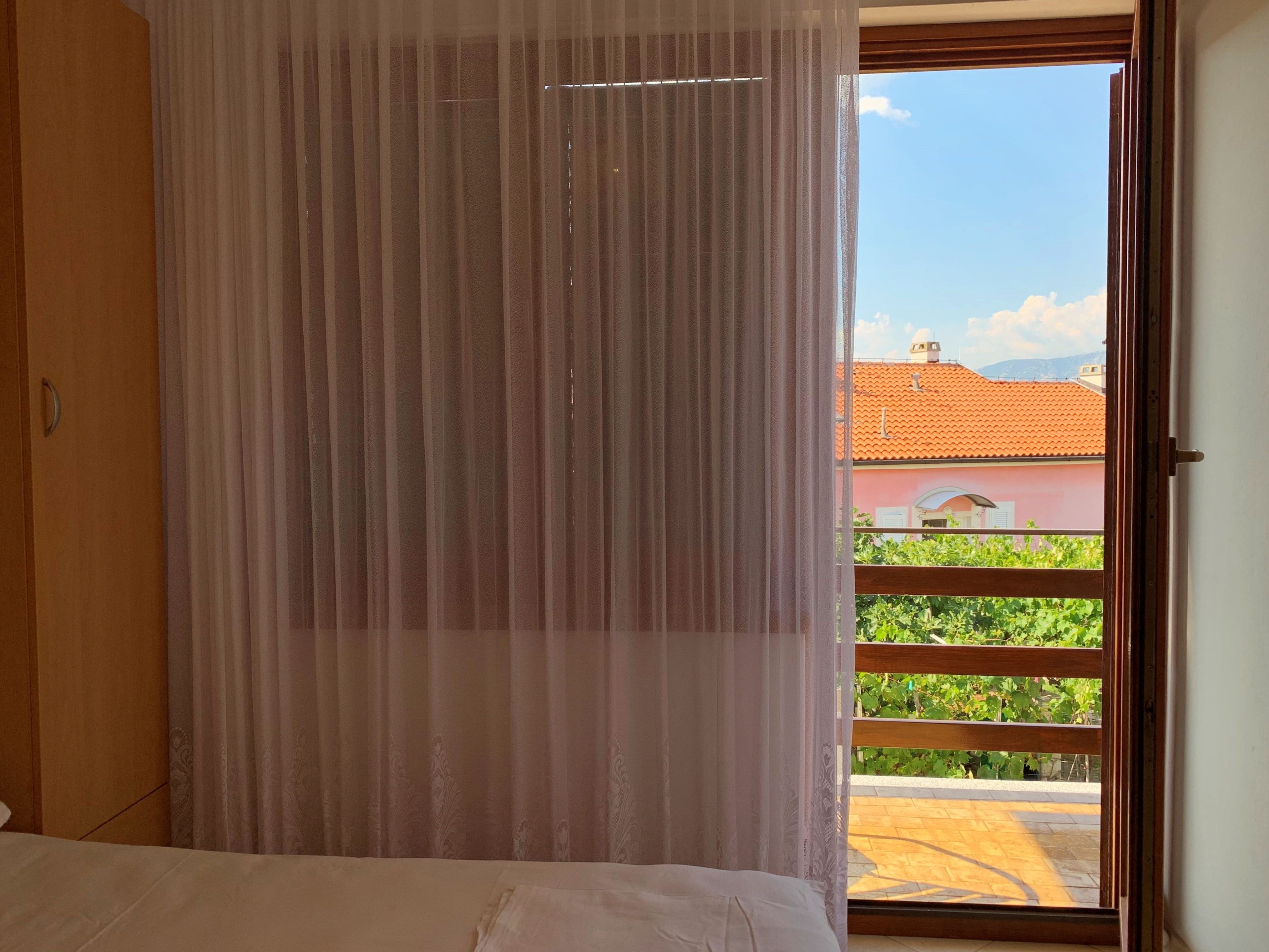 Four bedroom apartment with terrace and sea view Šilo, Krk  A-b