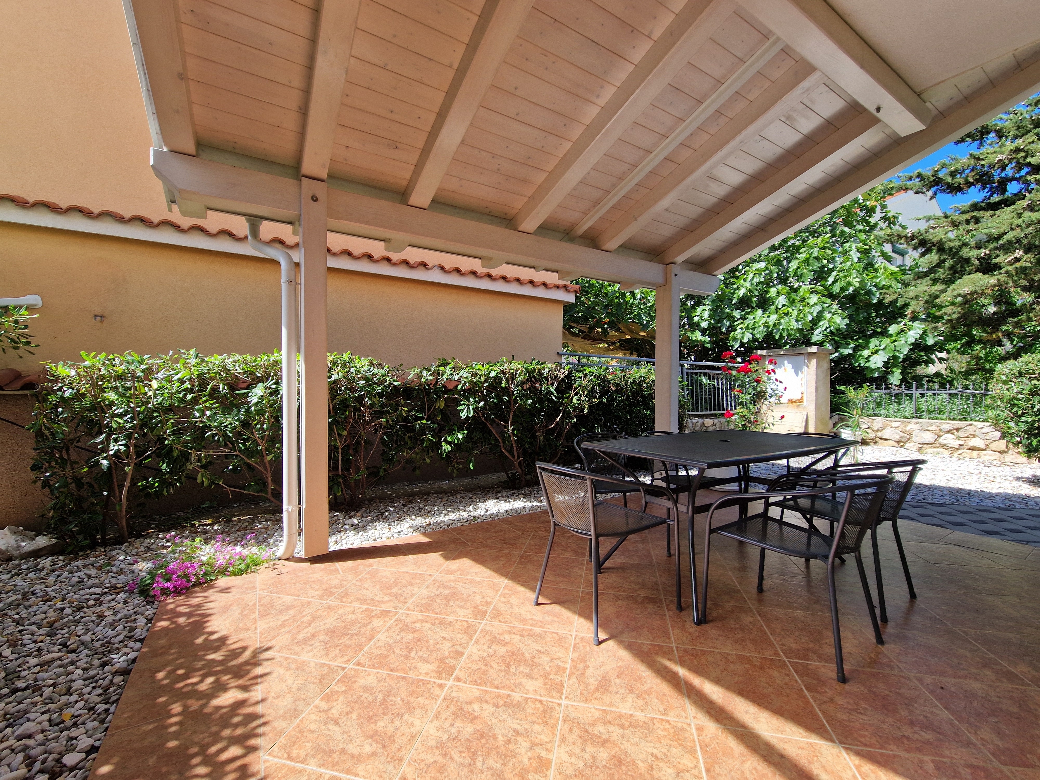 Two bedroom apartment with terrace Baška, Krk (A-18775-d) Two bedroom apartment with terrace Baška, Krk (A-18775-d)