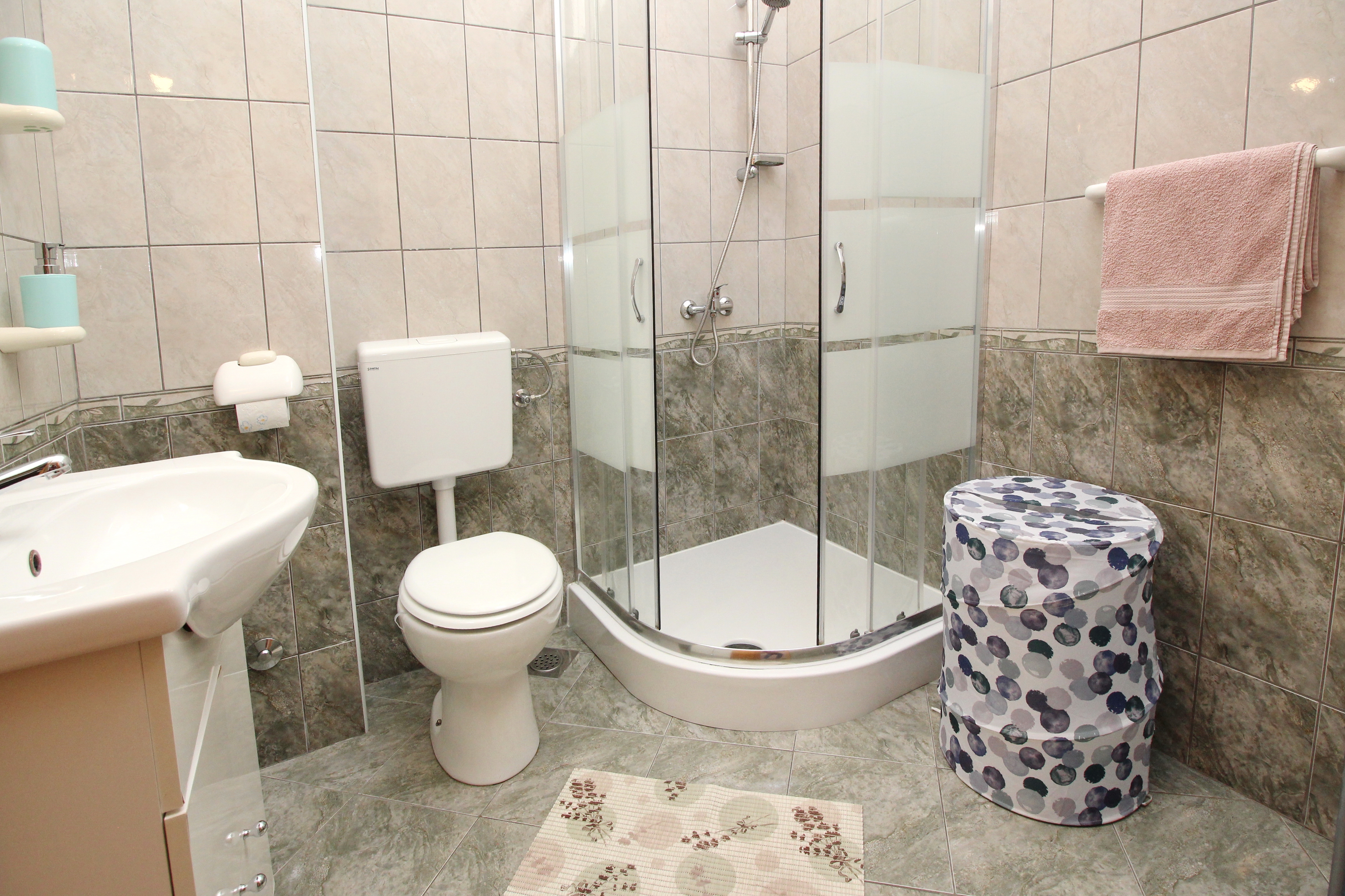 Two bedroom apartment with terrace and sea view Baška, Krk  A-b