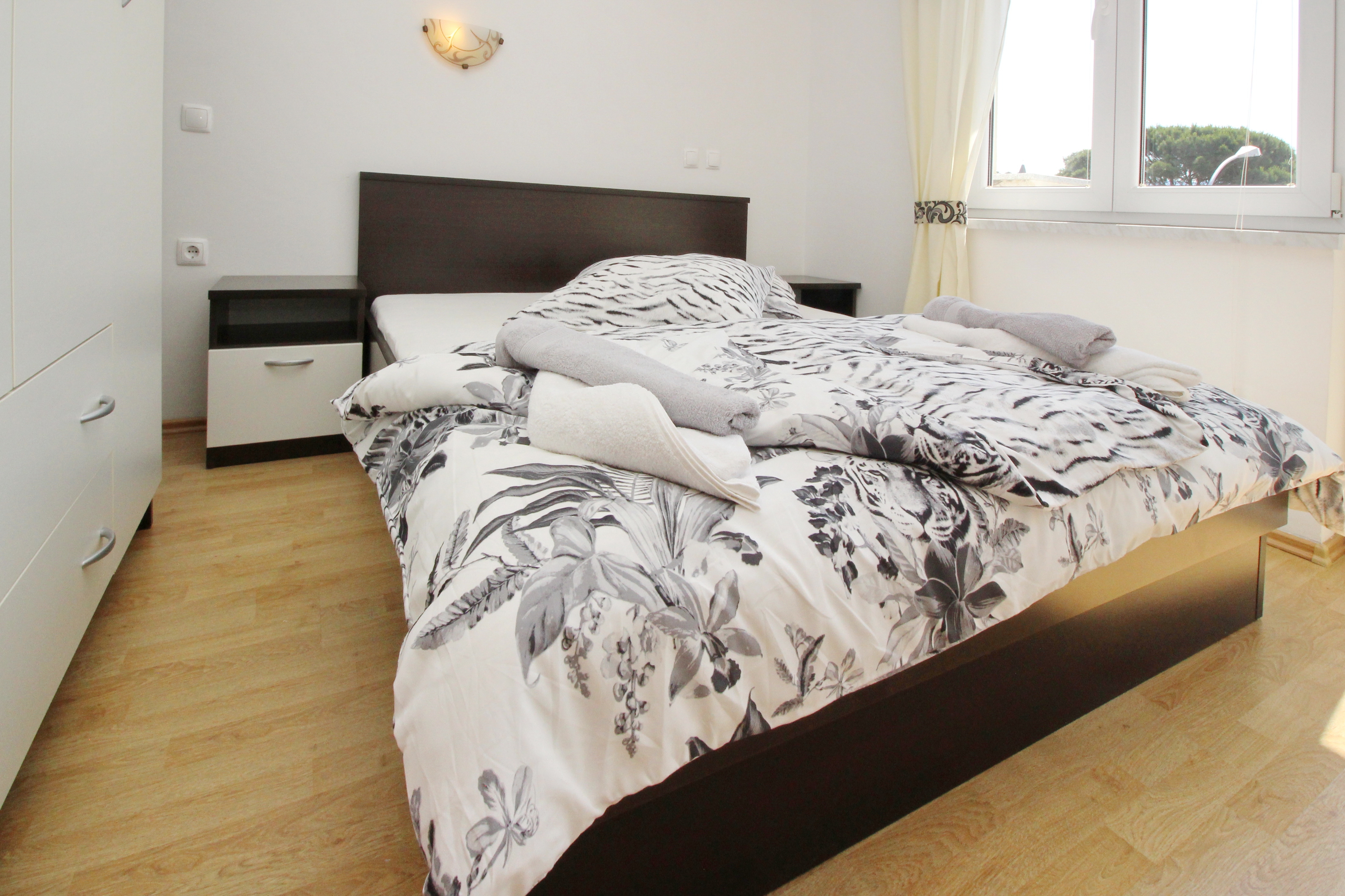 Two bedroom apartment with terrace and sea view Baška, Krk  A-b