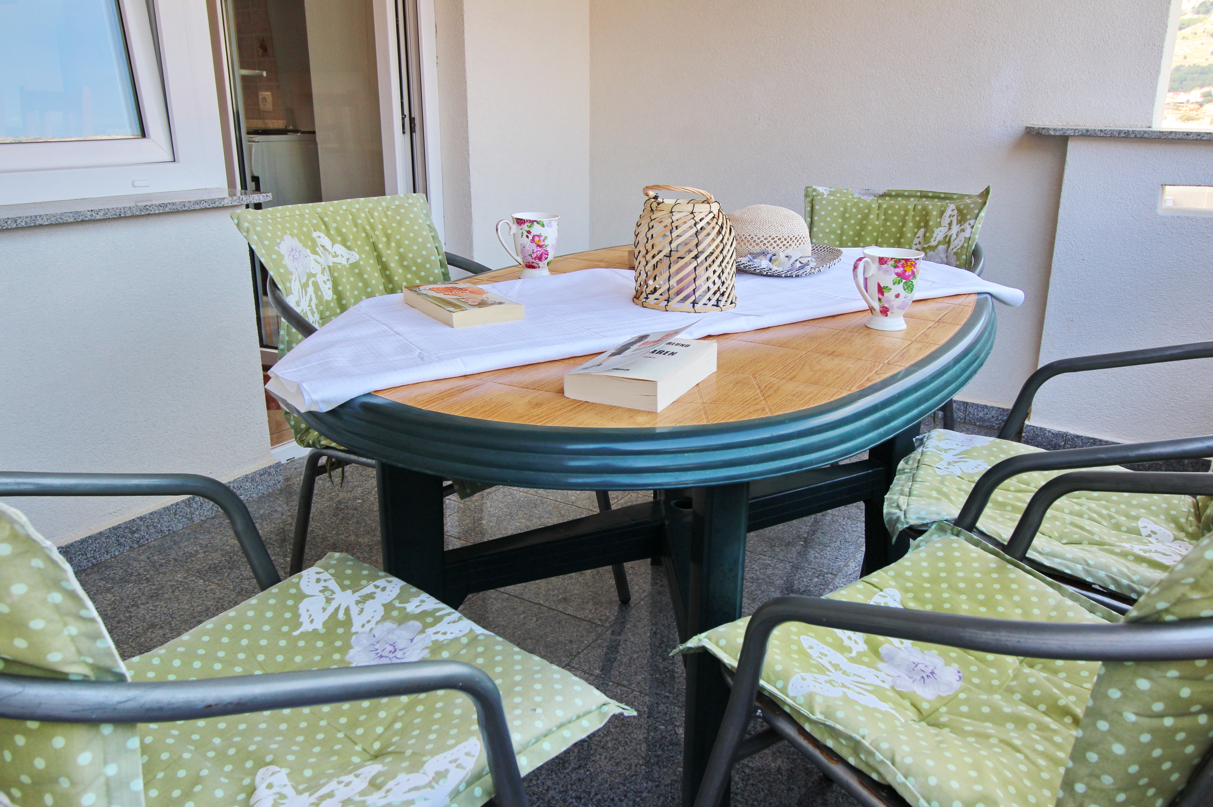 Two bedroom apartment with terrace Baška, Krk  A-c