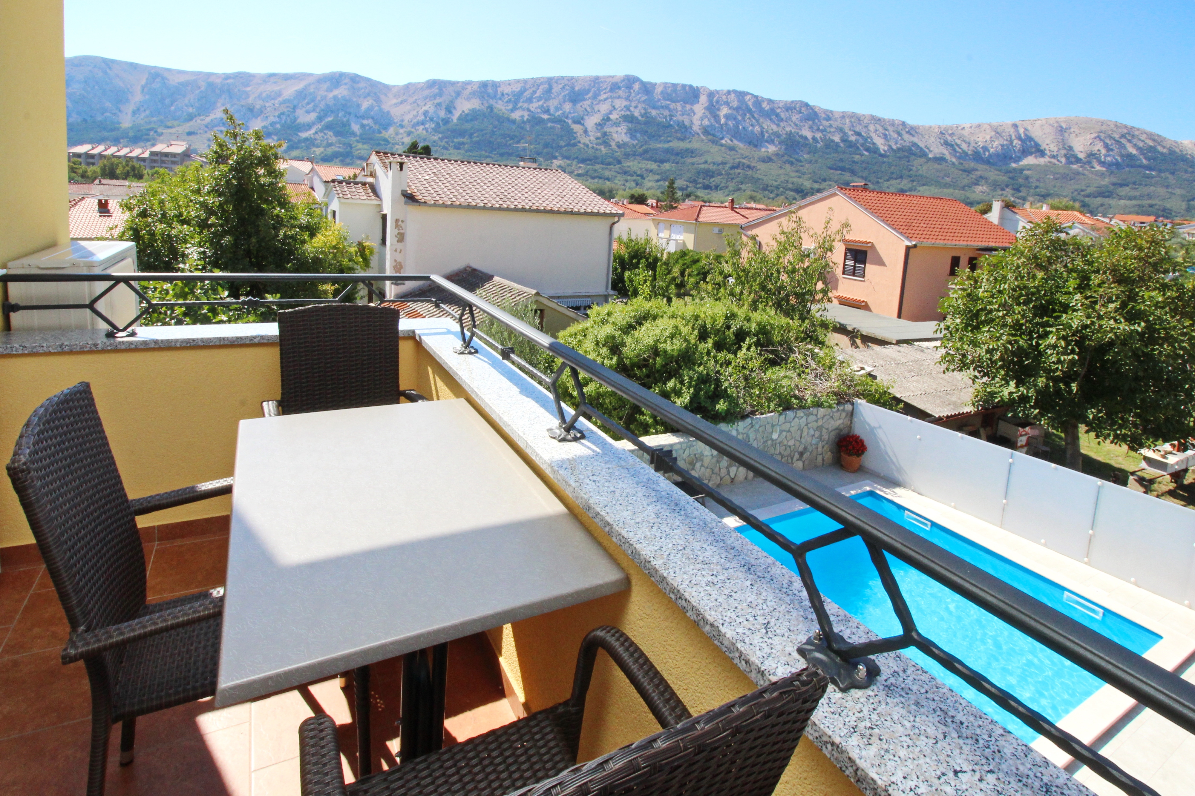 Two bedroom apartment with balcony Baška, Krk  A-d