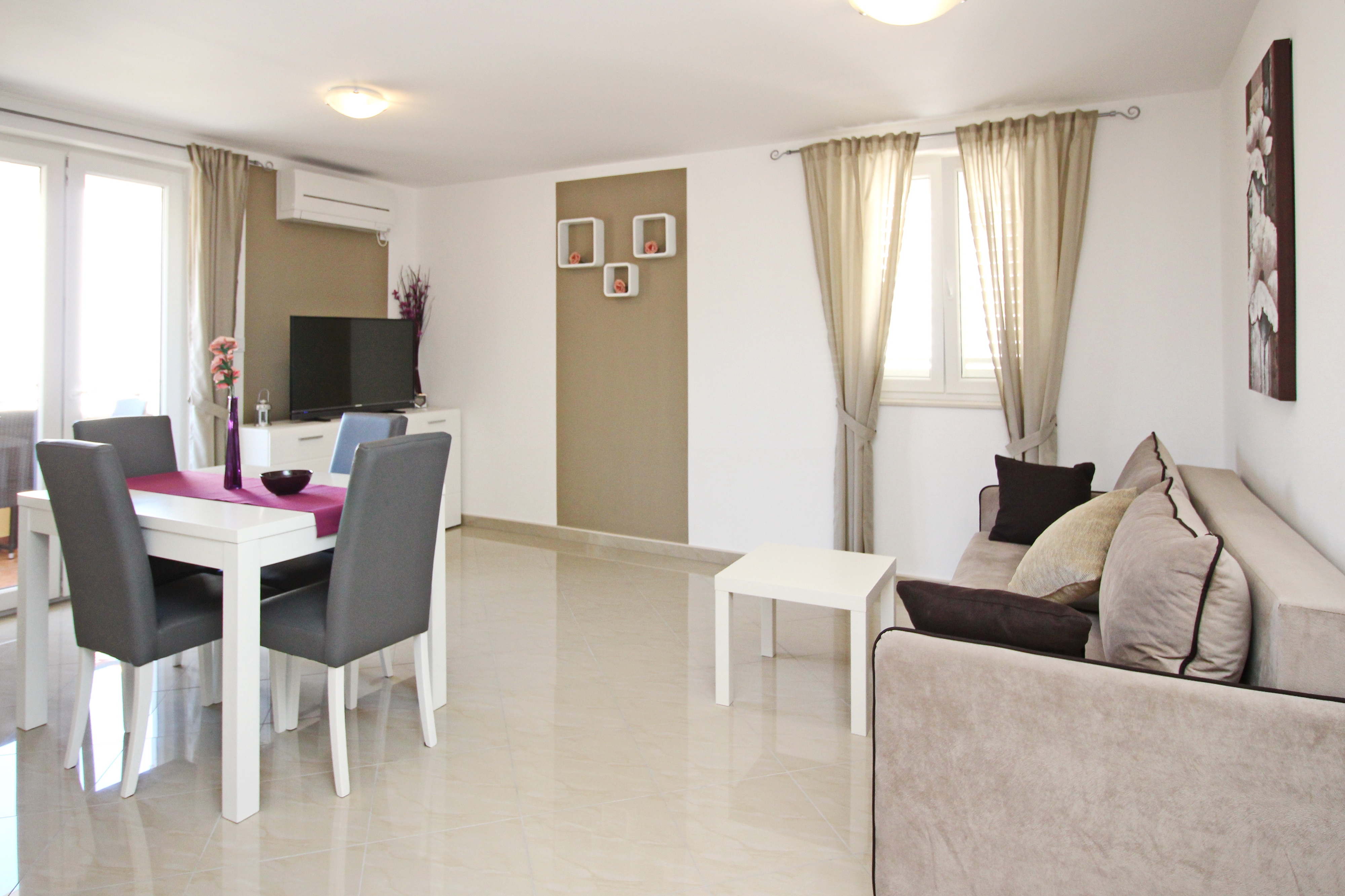 One bedroom apartment with balcony Baška, Krk (A-18780-e) One bedroom apartment with balcony Baška, Krk (A-18780-e)