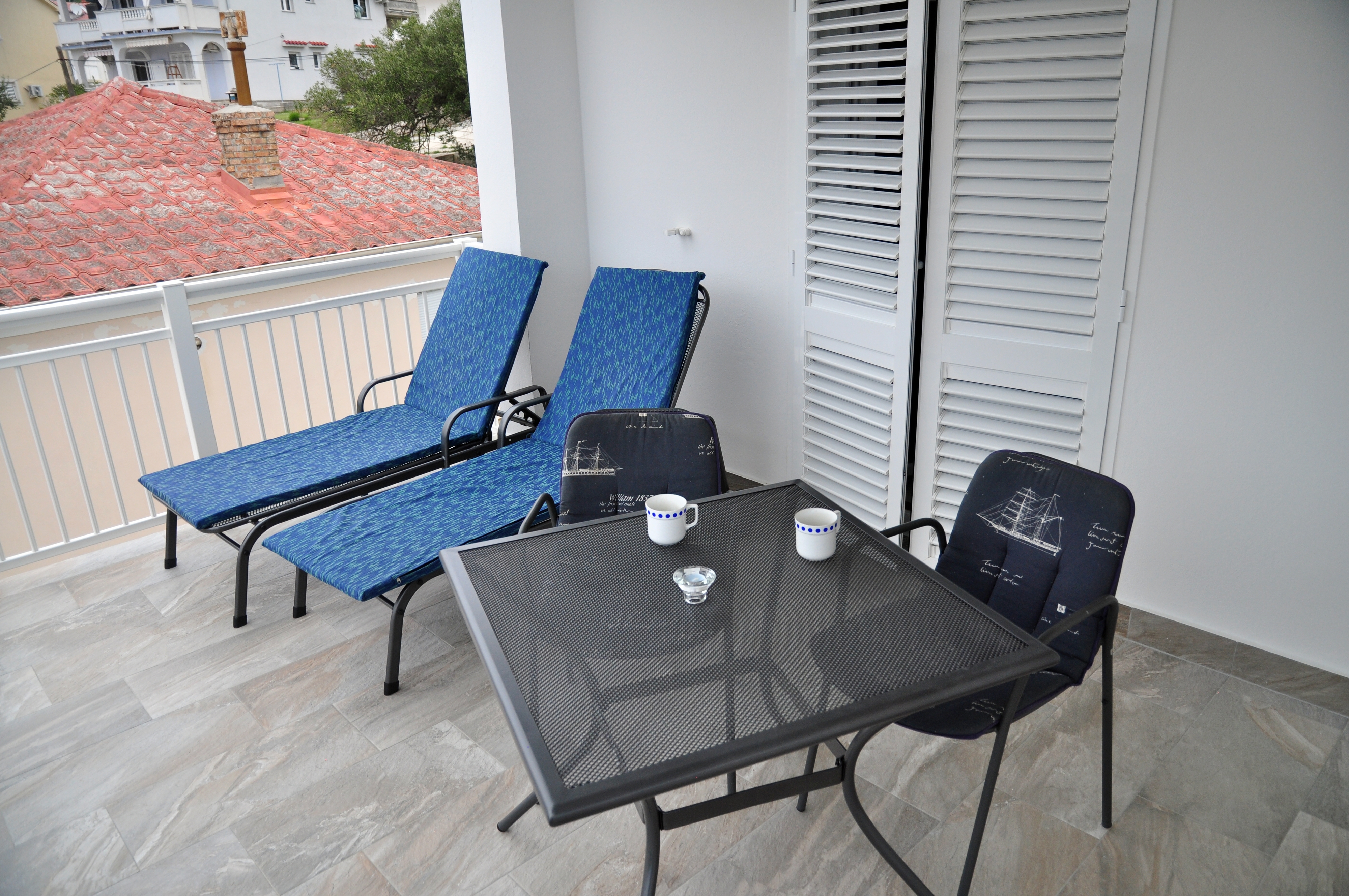 Room with terrace and sea view Rab  S-c