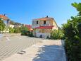 Baška, Krk, Parking 18789 - Appartement avec une plage de galets.