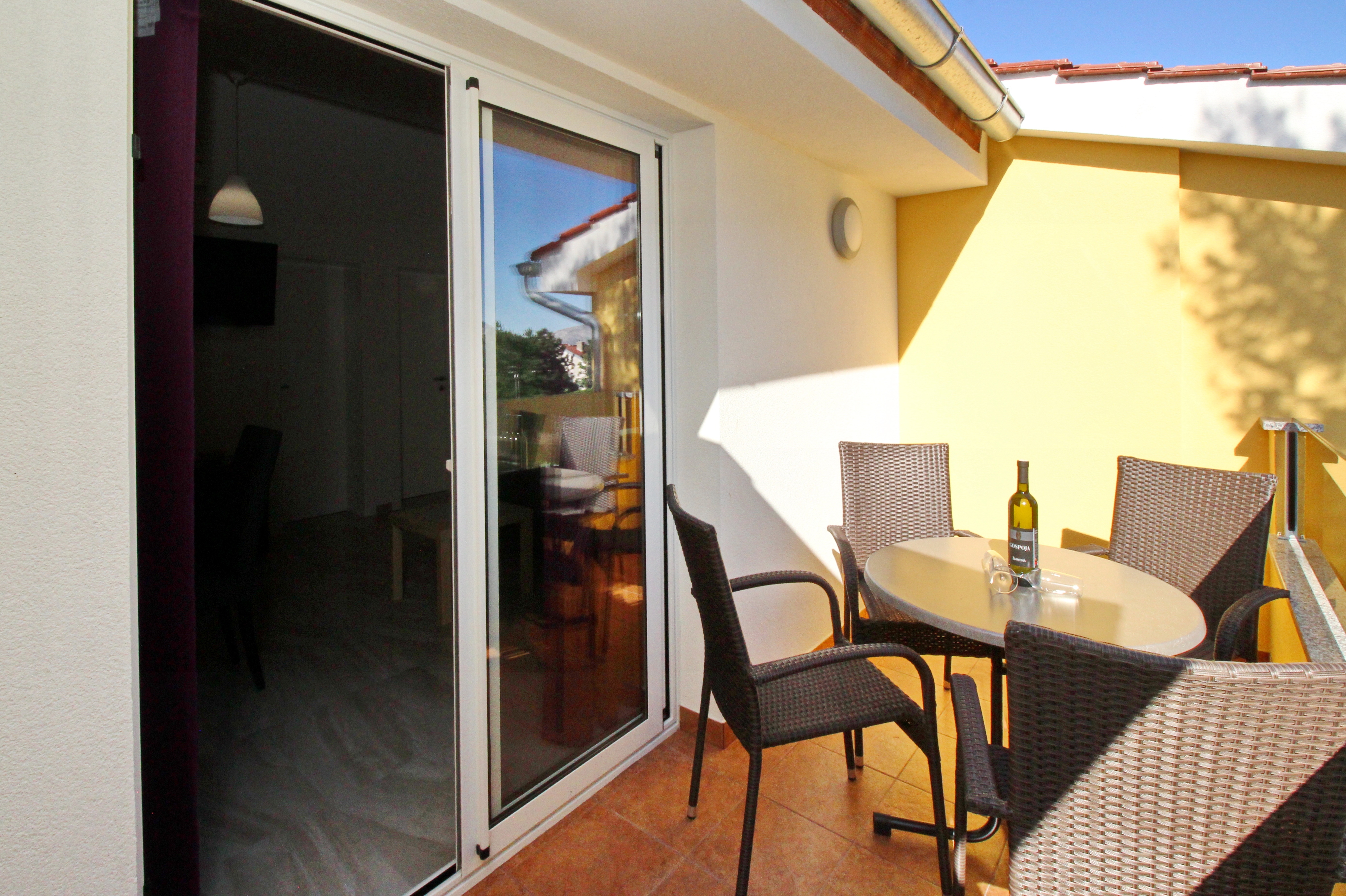 Three bedroom apartment with balcony Baška, Krk  A-g