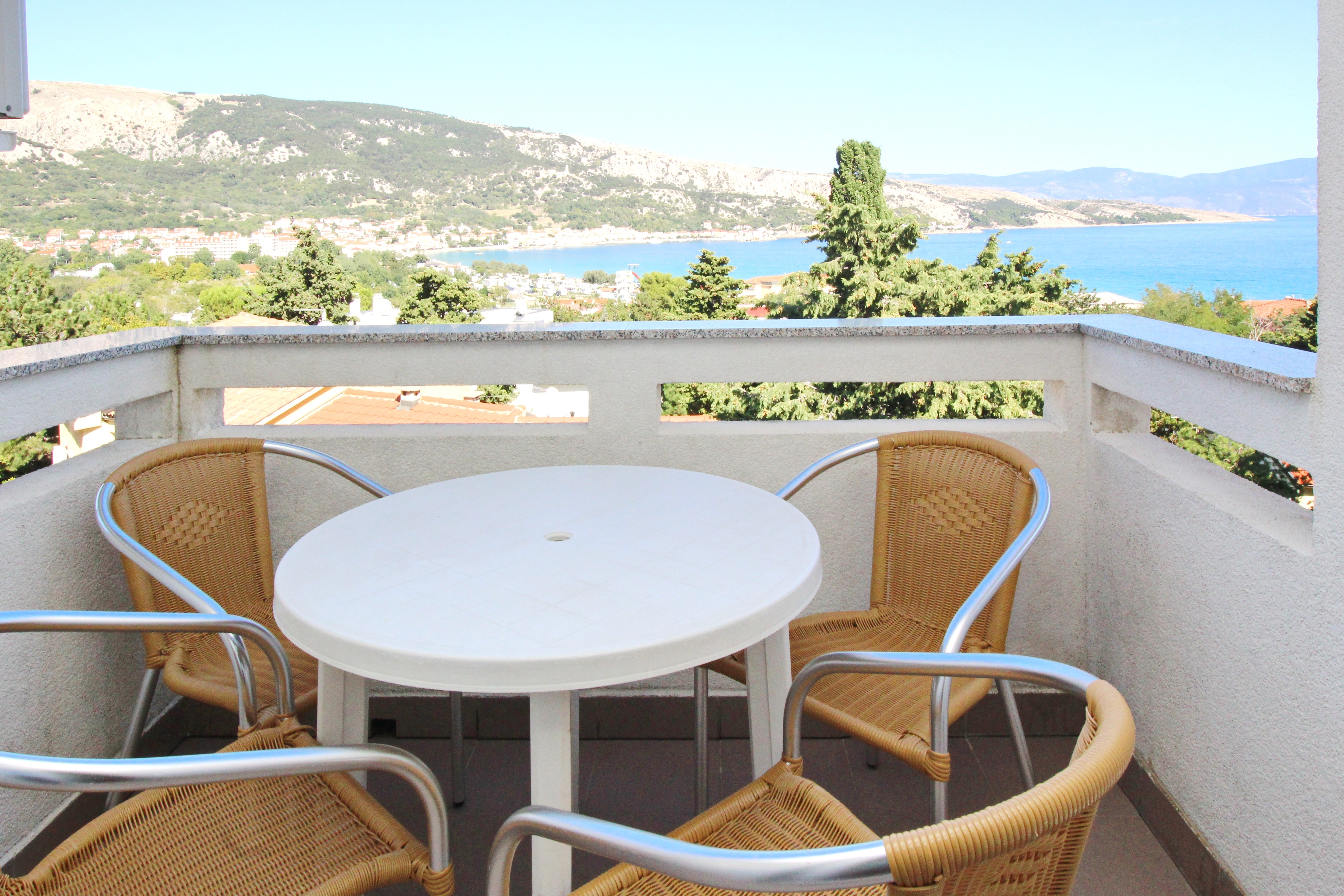 Two bedroom apartment with balcony and sea view Baška, Krk  A-a