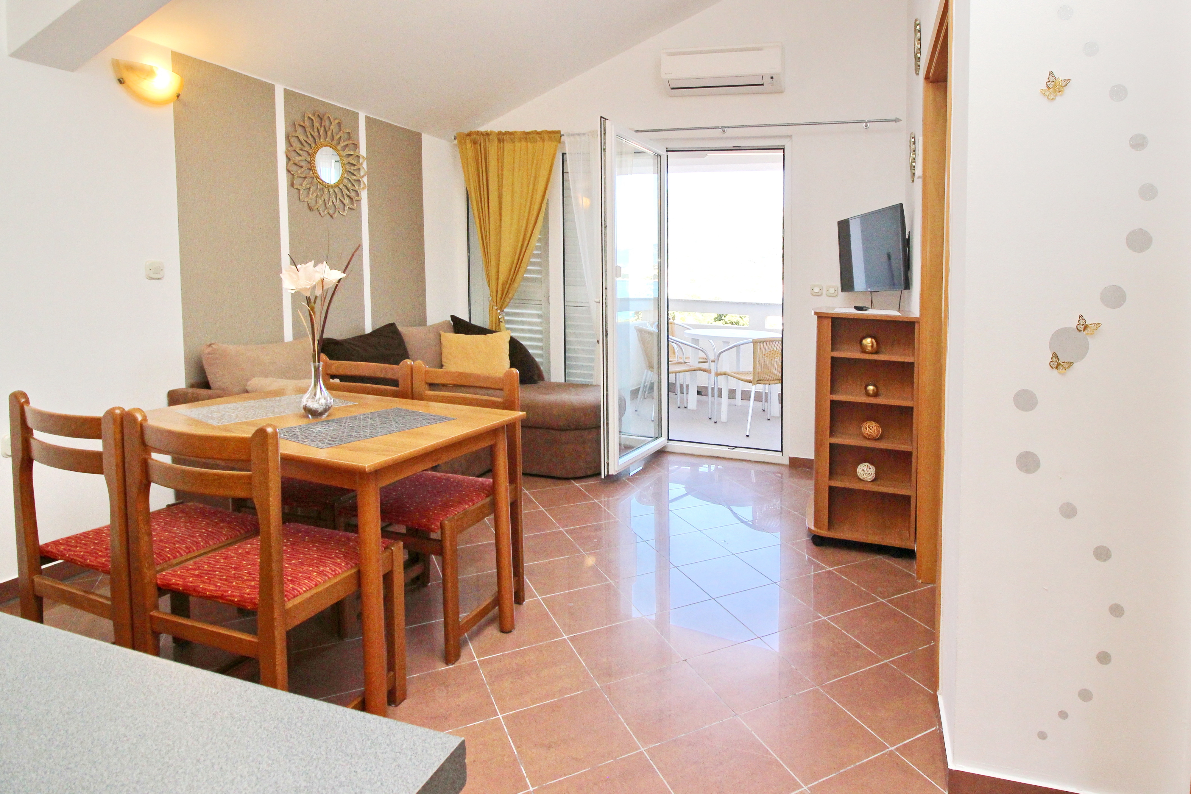 Two bedroom apartment with balcony and sea view Baška, Krk (A-18794-a)