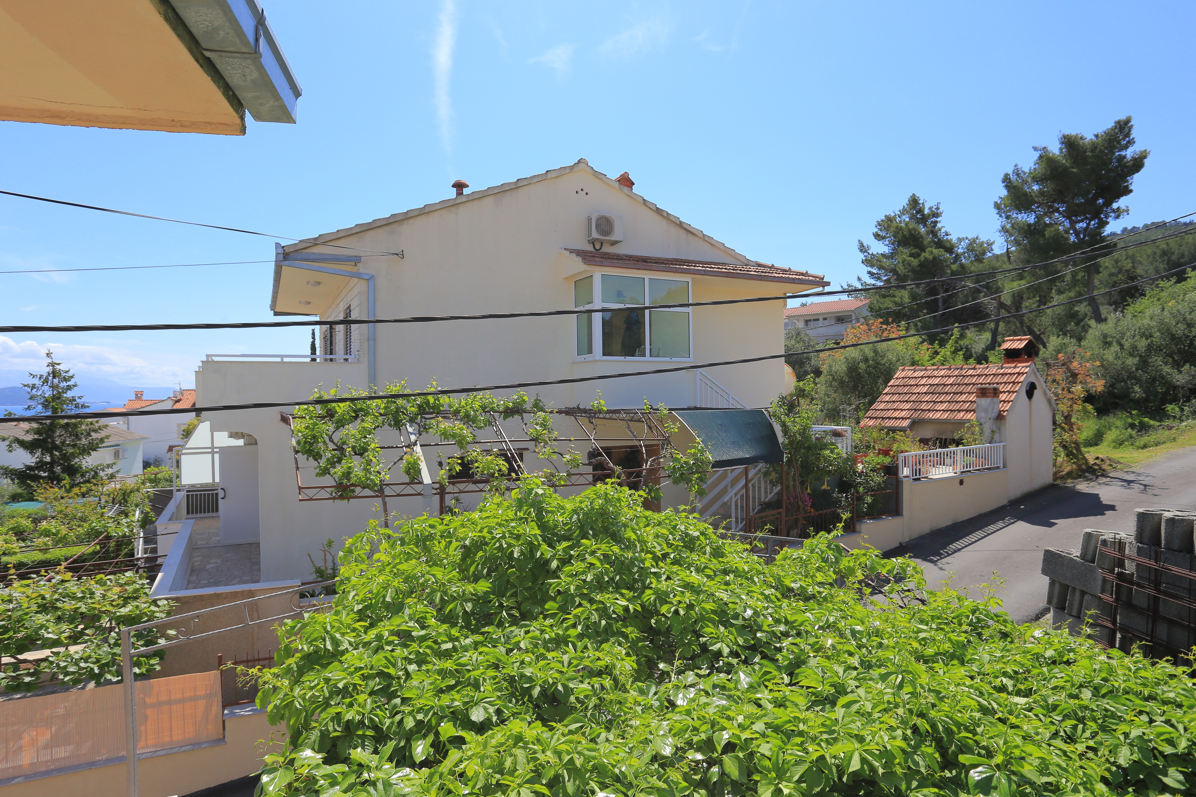Two bedroom apartment with terrace and sea view Arbanija, Čiovo  A-a