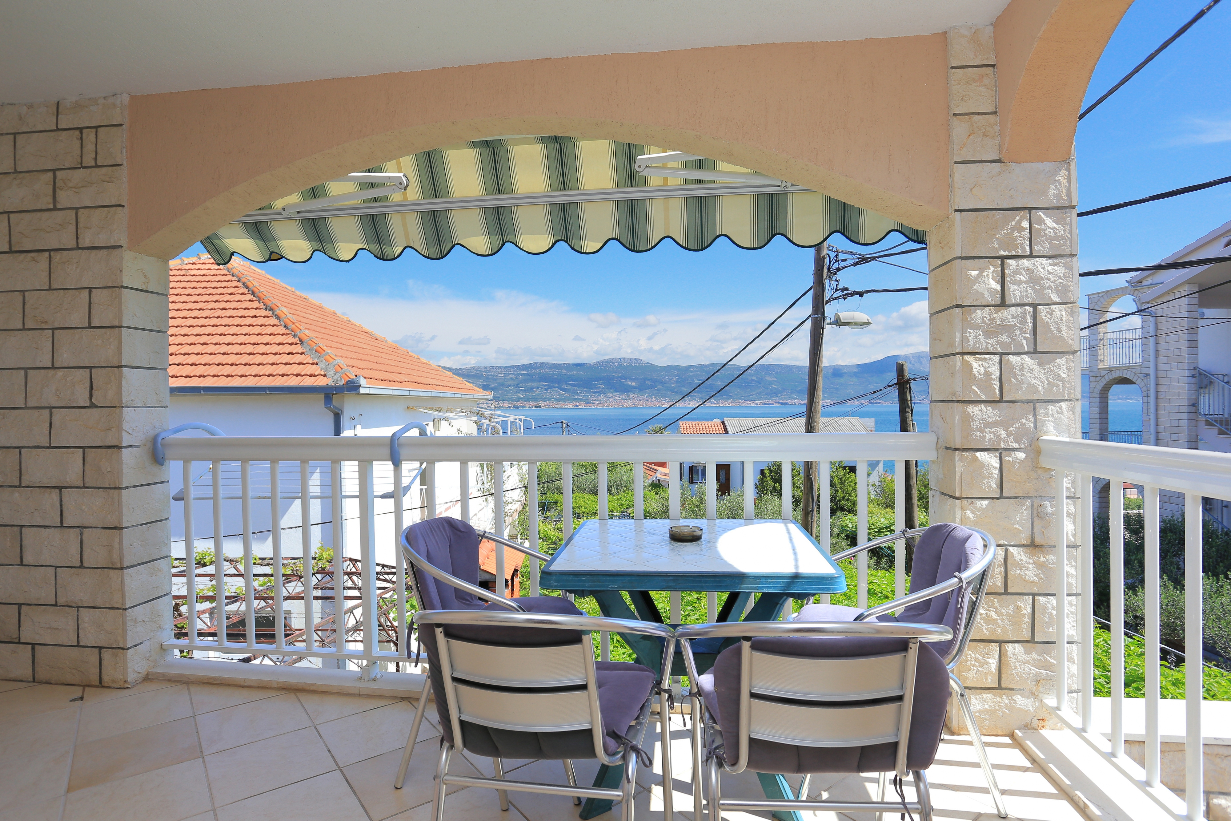 Two bedroom apartment with terrace and sea view Arbanija, Čiovo  A-a