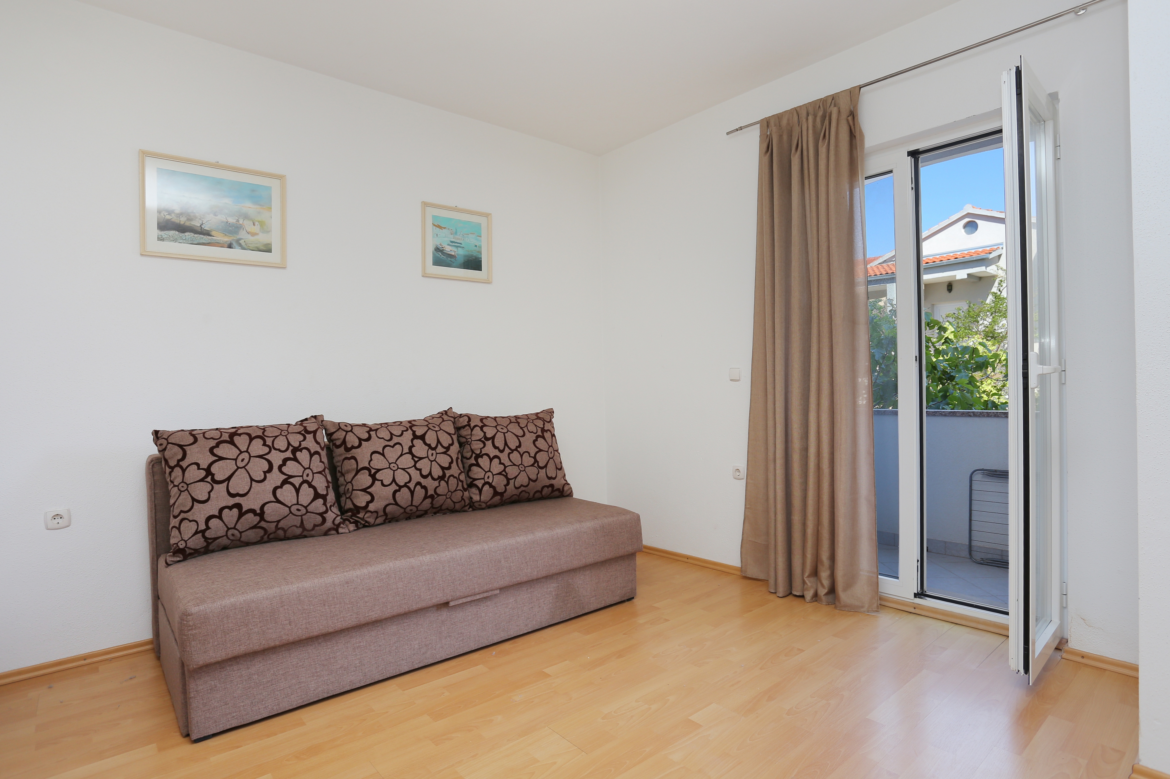 One bedroom apartment with terrace Bušinci, Čiovo (A-18800-c)