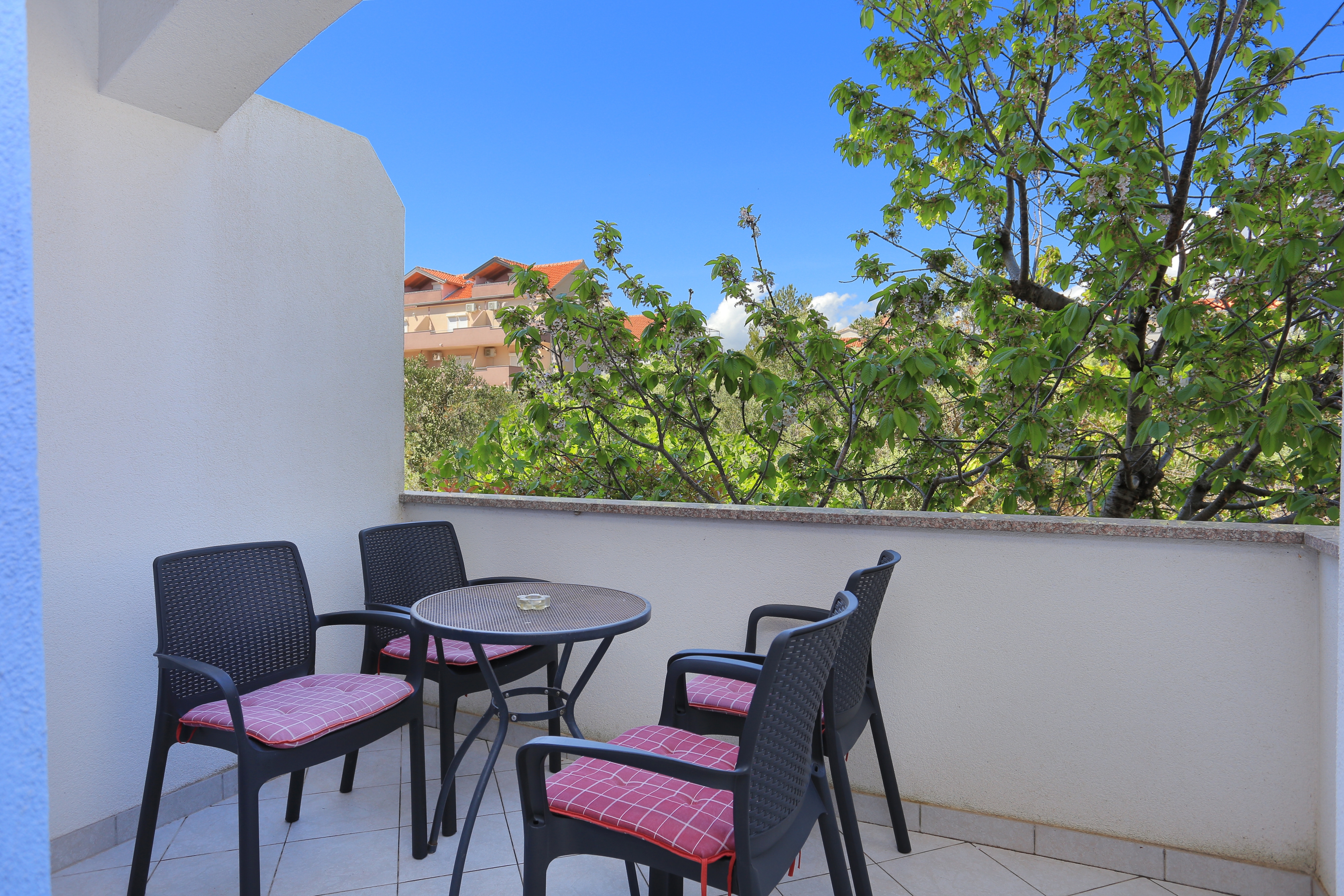 One bedroom apartment with terrace Bušinci, Čiovo (A-18800-c)