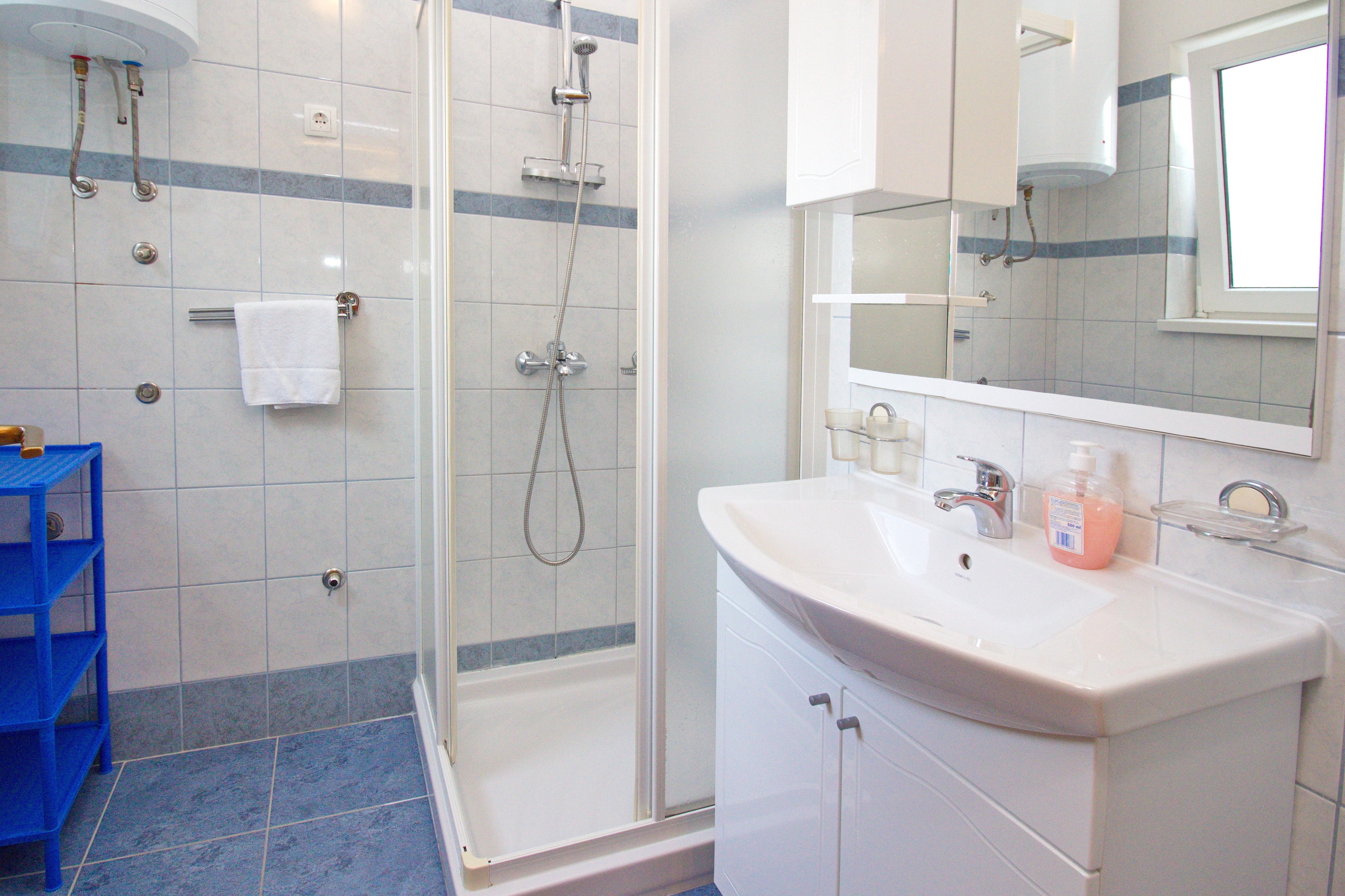 Two bedroom apartment with terrace and sea view Baška, Krk  A-b