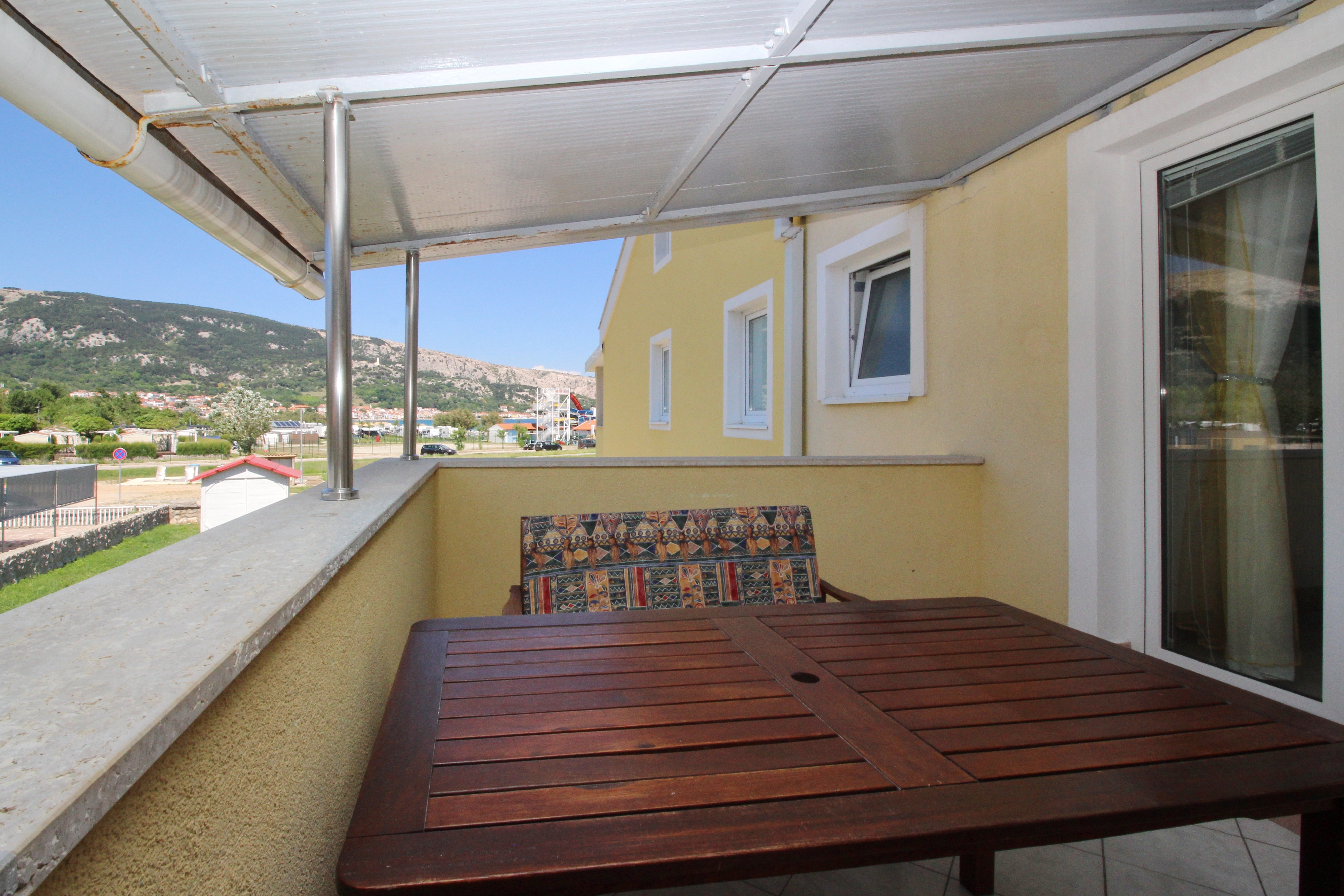 Two bedroom apartment with terrace and sea view Baška, Krk  A-b