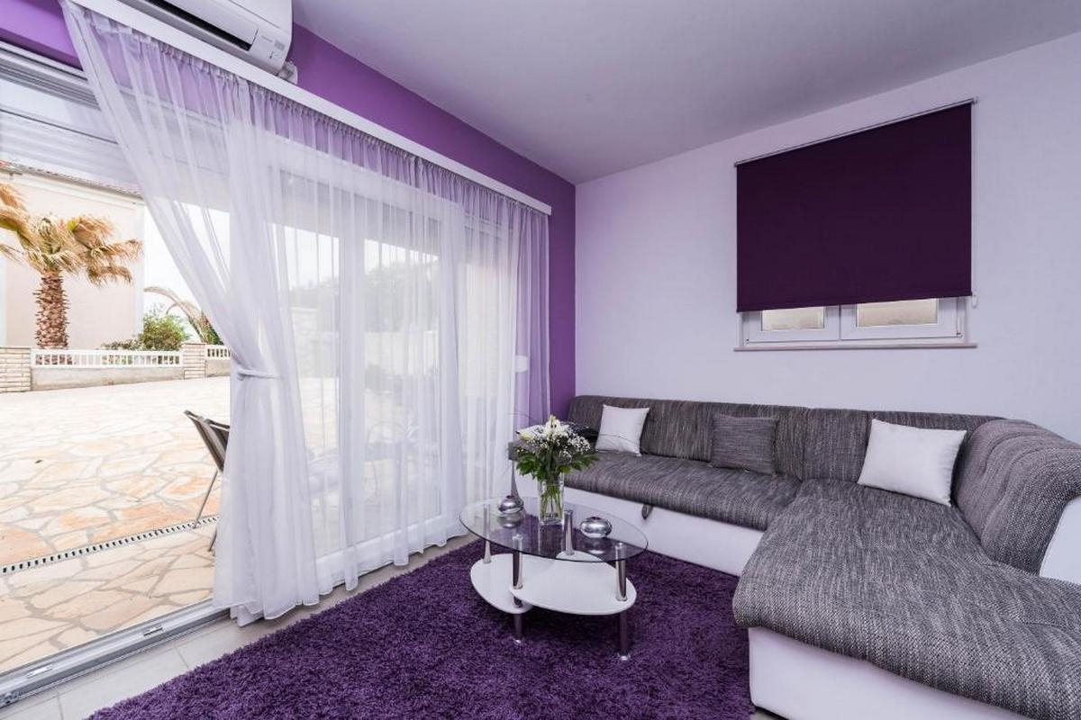 One bedroom apartment with terrace Zadar (A-18809-a)