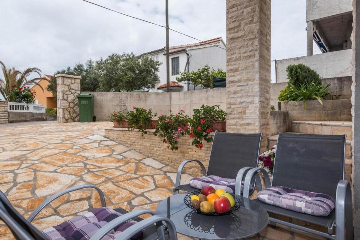 One bedroom apartment with terrace Zadar  A-a