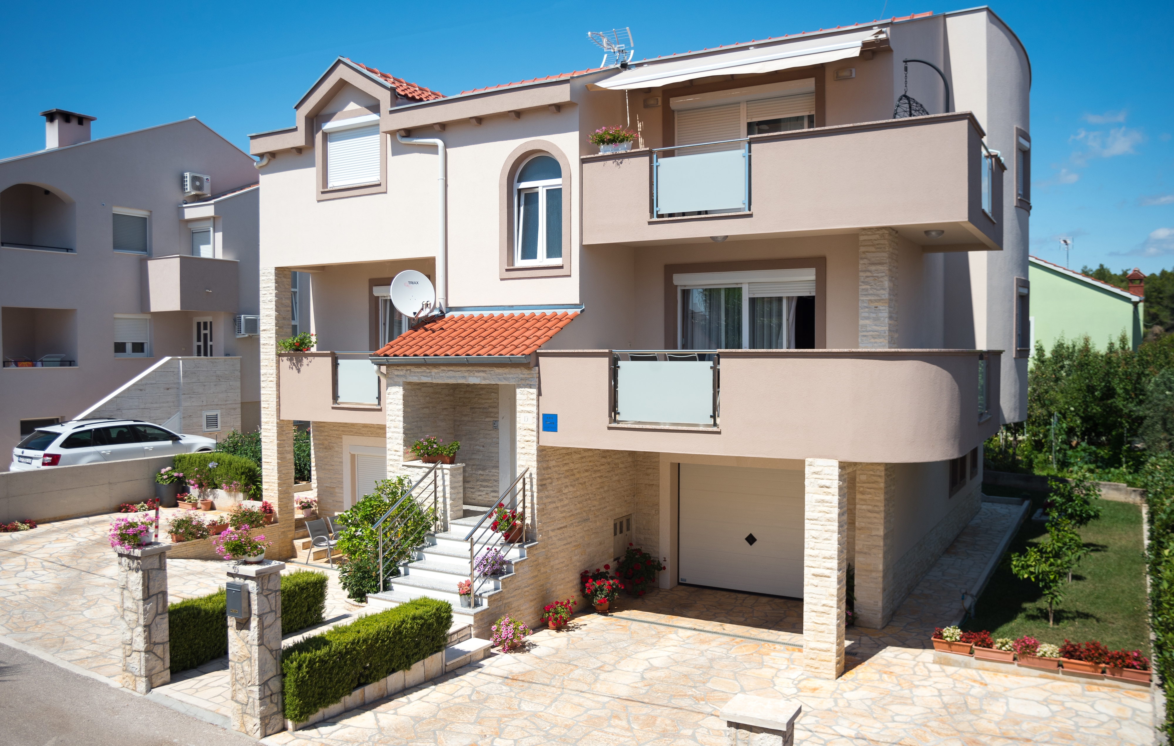 One bedroom apartment with terrace Zadar (A-18809-a)