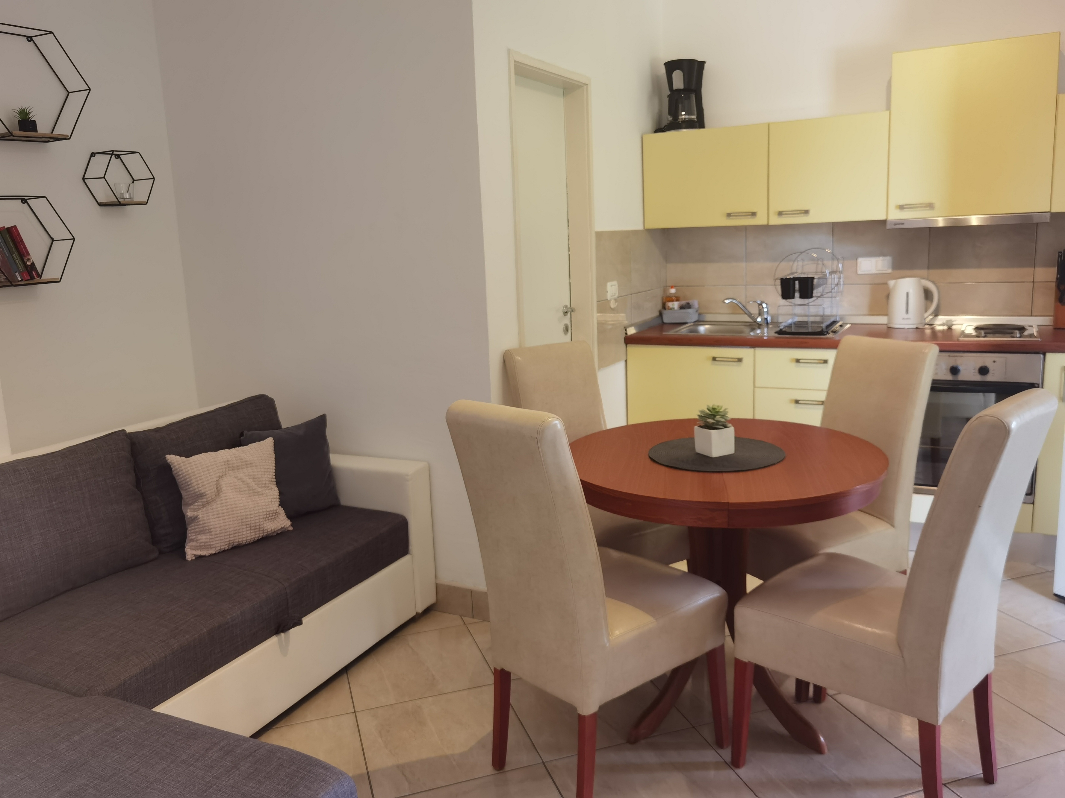 One bedroom apartment with terrace Sveti Filip i Jakov, Biograd (A-18810-b)