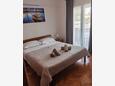 Sveti Filip i Jakov, Bedroom in the studio-apartment, air condition available and WiFi.