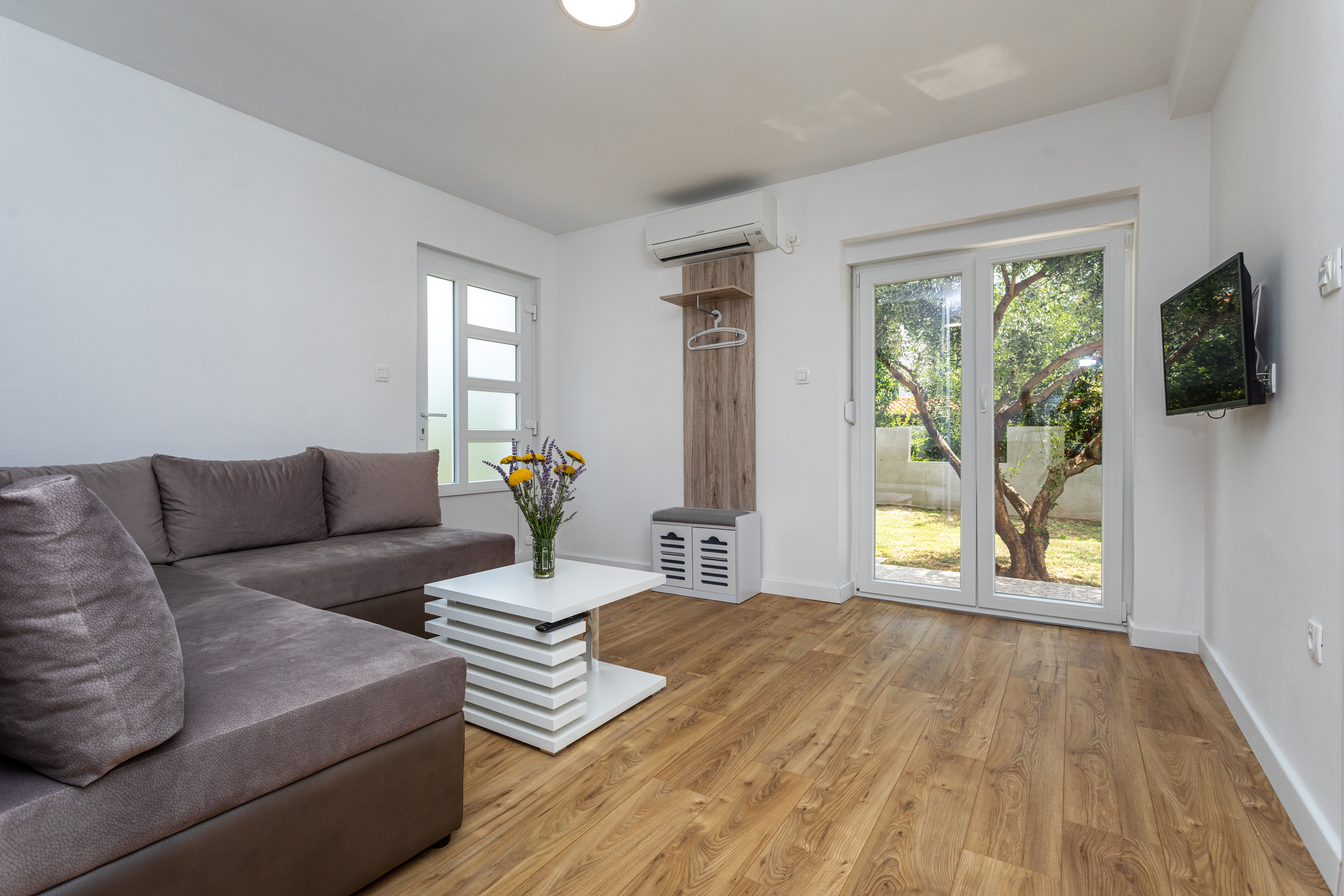 One bedroom apartment with terrace Baška, Krk (A-18818-d) One bedroom apartment with terrace Baška, Krk (A-18818-d)