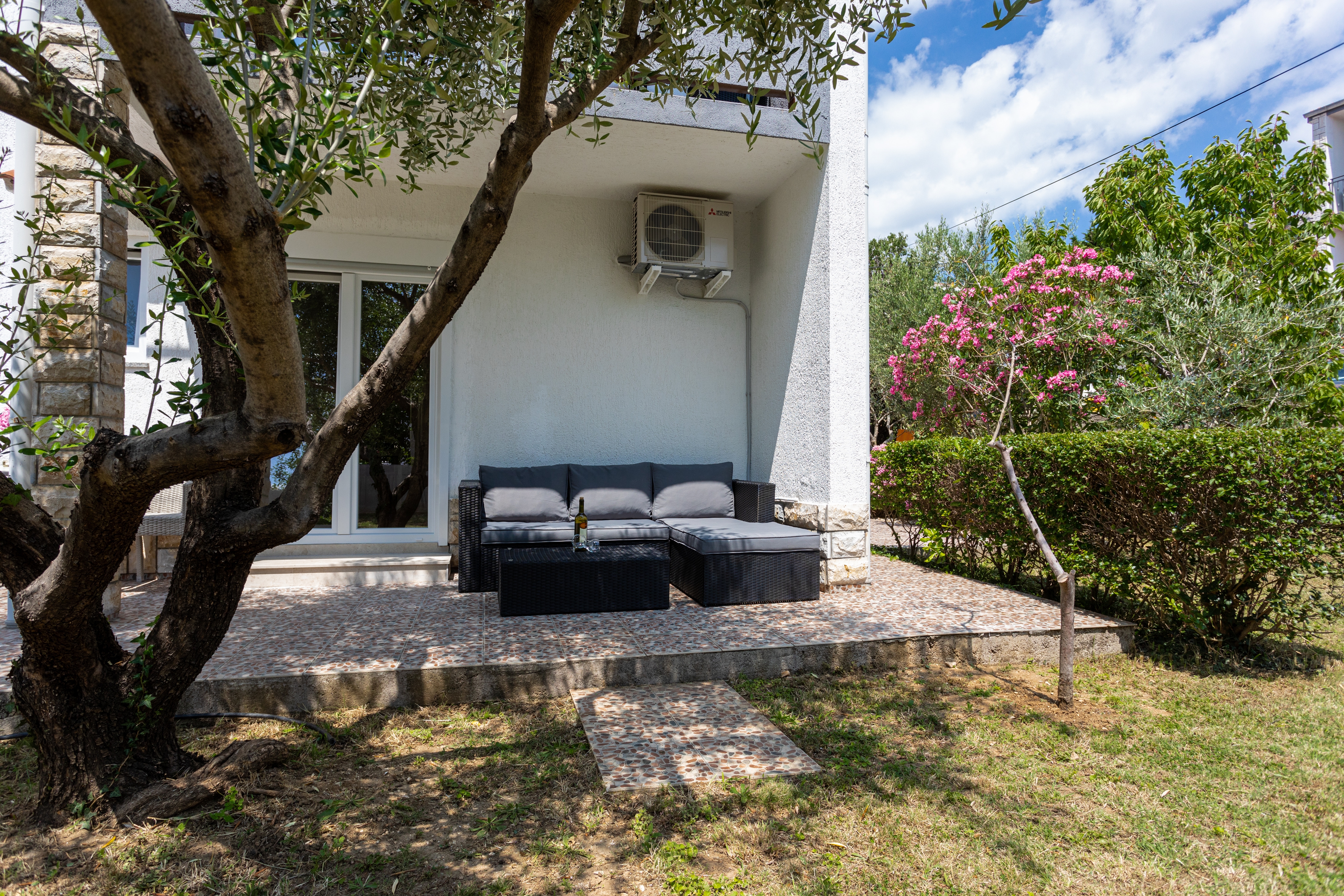 One bedroom apartment with terrace Baška, Krk (A-18818-d) One bedroom apartment with terrace Baška, Krk (A-18818-d)