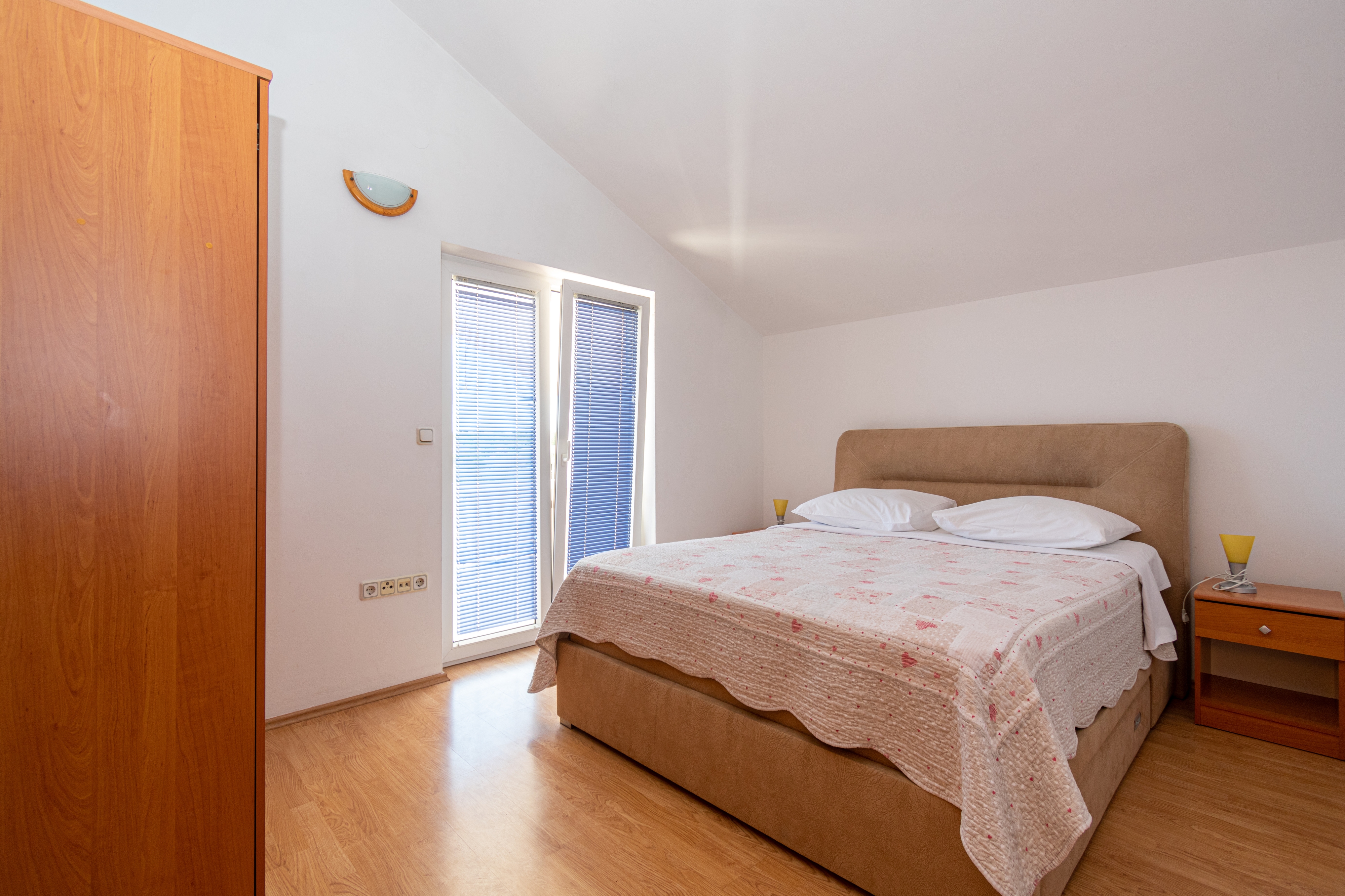Two bedroom apartment with terrace Nin, Zadar  A-a