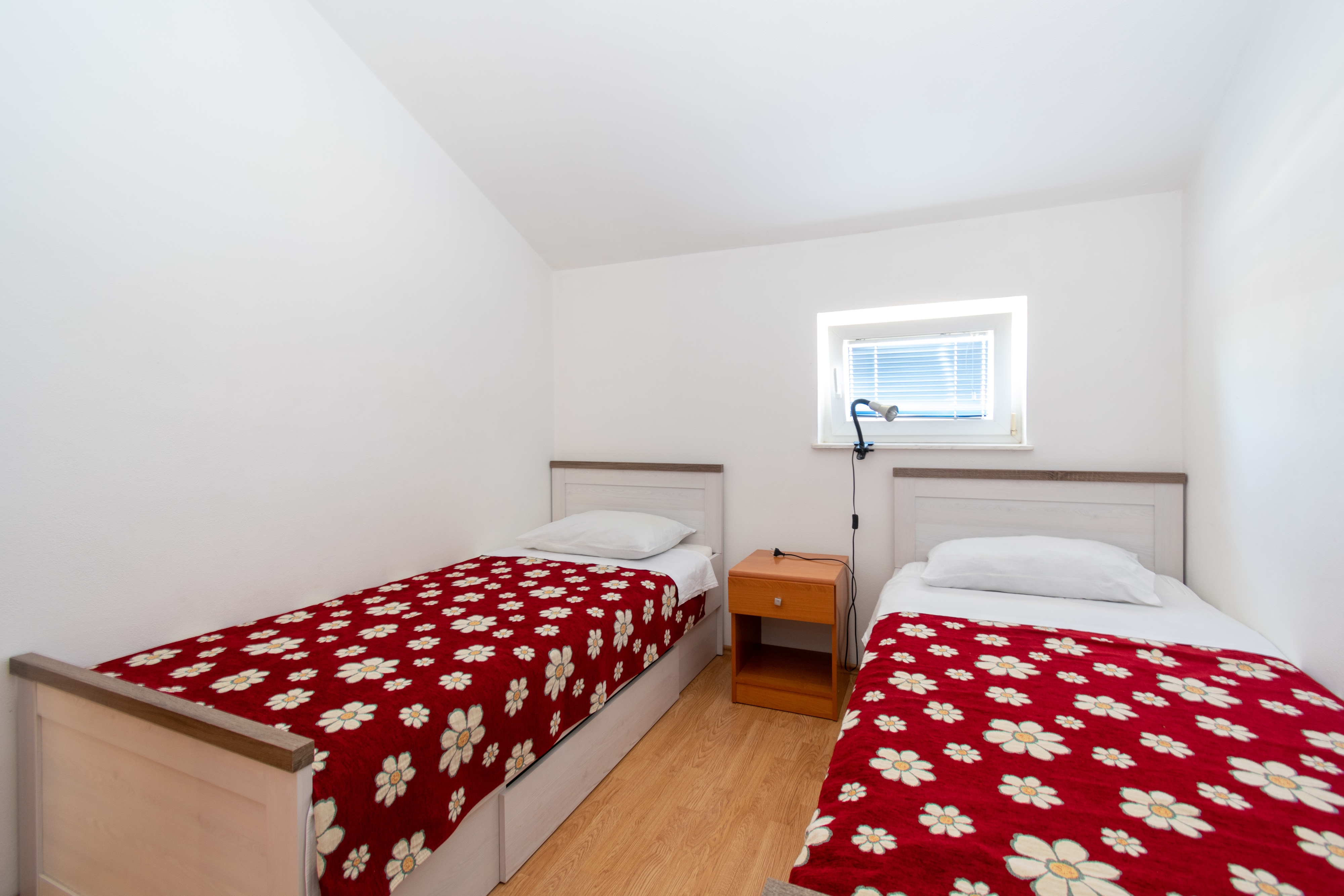 Two bedroom apartment with terrace Nin, Zadar  A-a