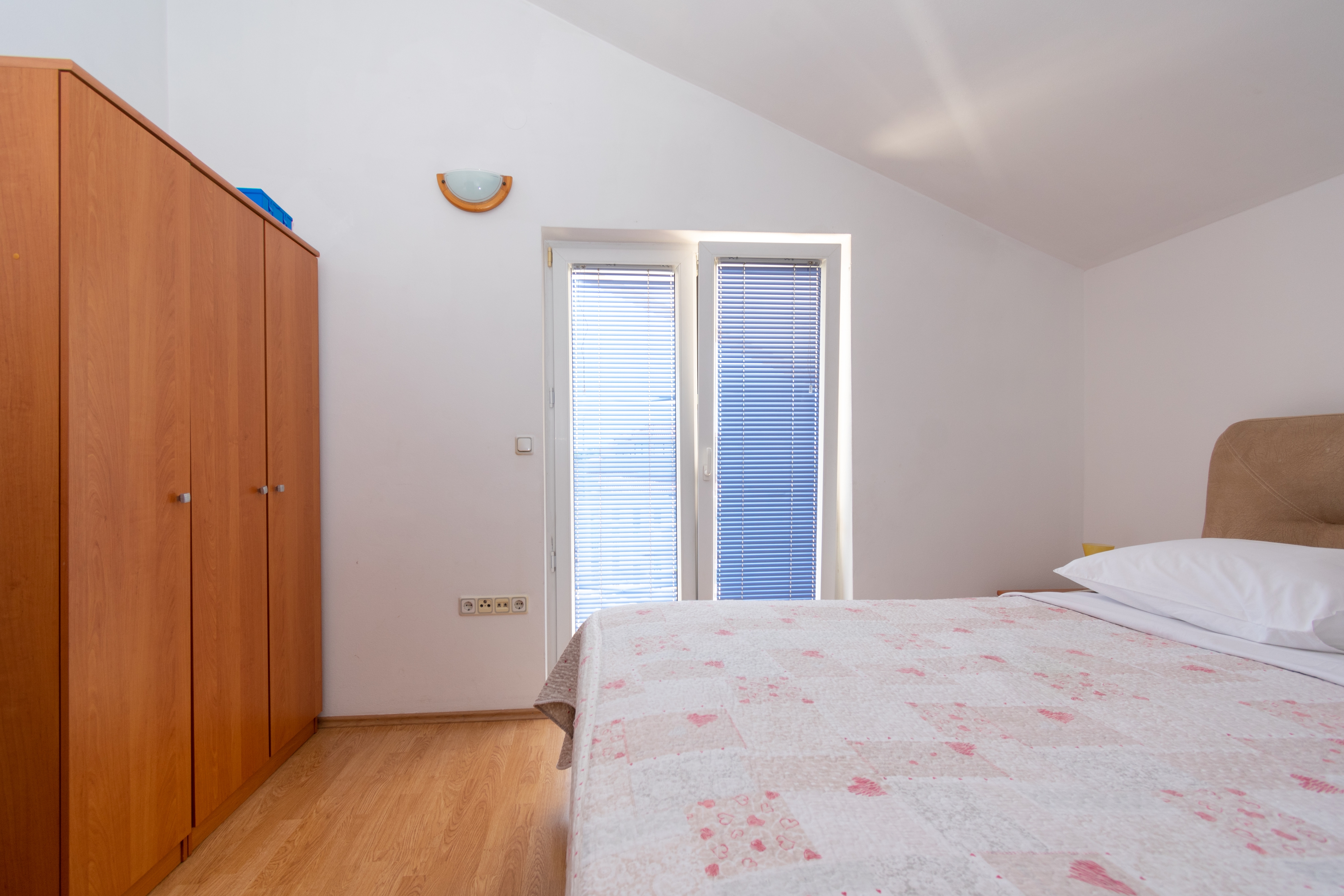 Two bedroom apartment with terrace Nin, Zadar  A-a
