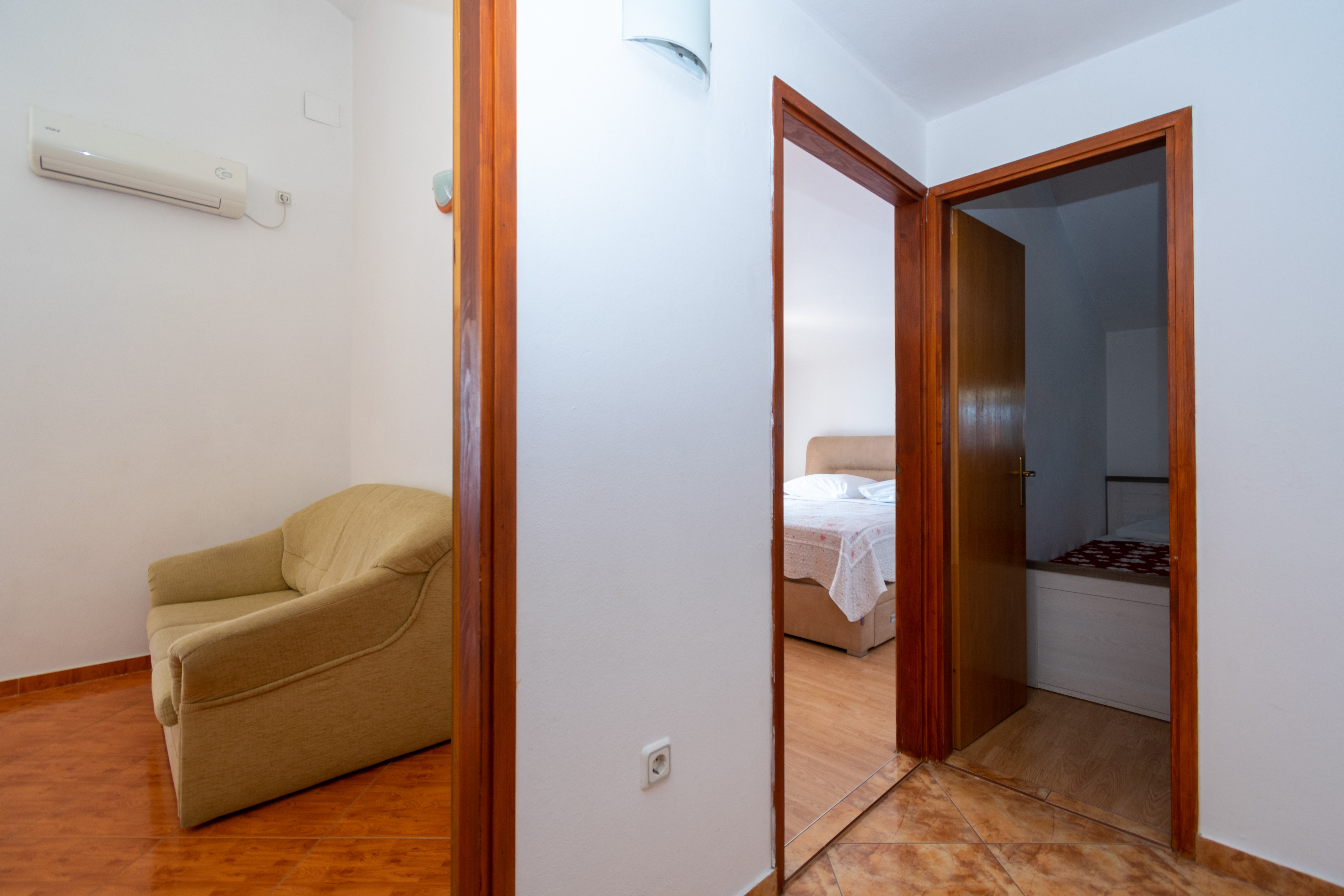 Two bedroom apartment with terrace Nin, Zadar  A-a