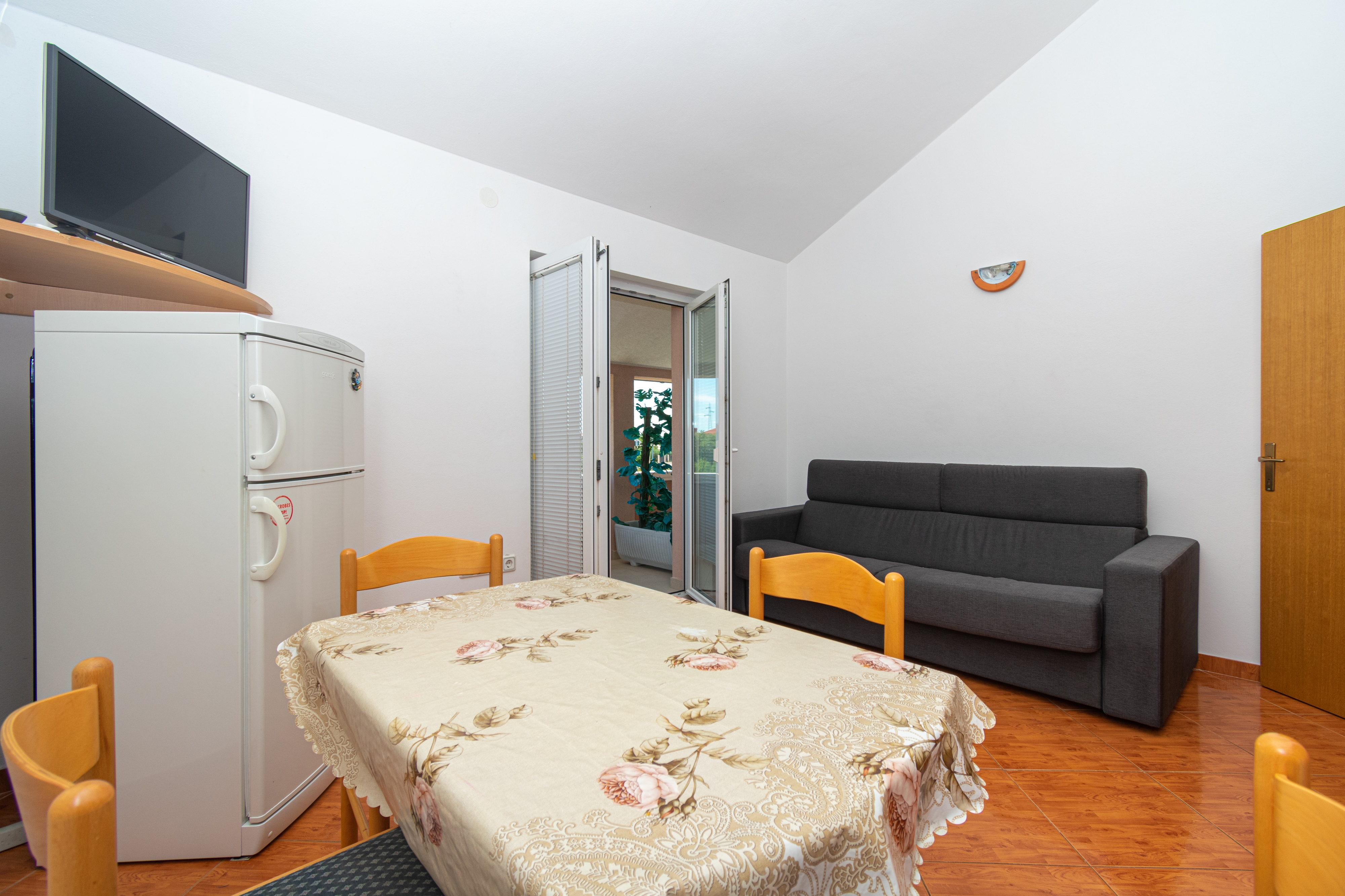 One bedroom apartment with balcony Nin, Zadar  A-b