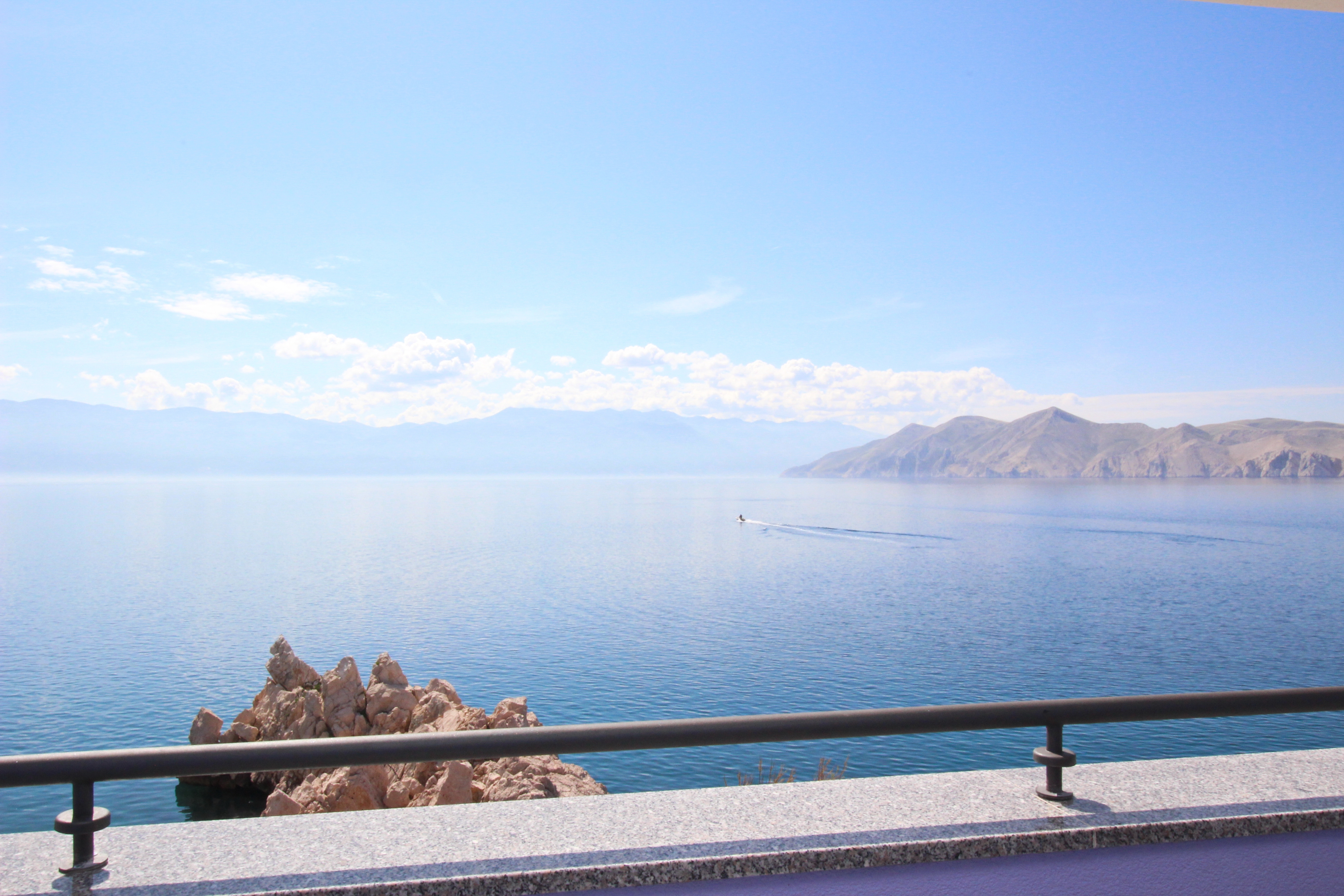 Two bedroom apartment with terrace and sea view Baška, Krk  A-a