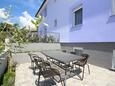 Baška, Terrasse in folgender Unterkunftsart apartment, mit Meerblick, Haustiere erlaubt und WiFi.