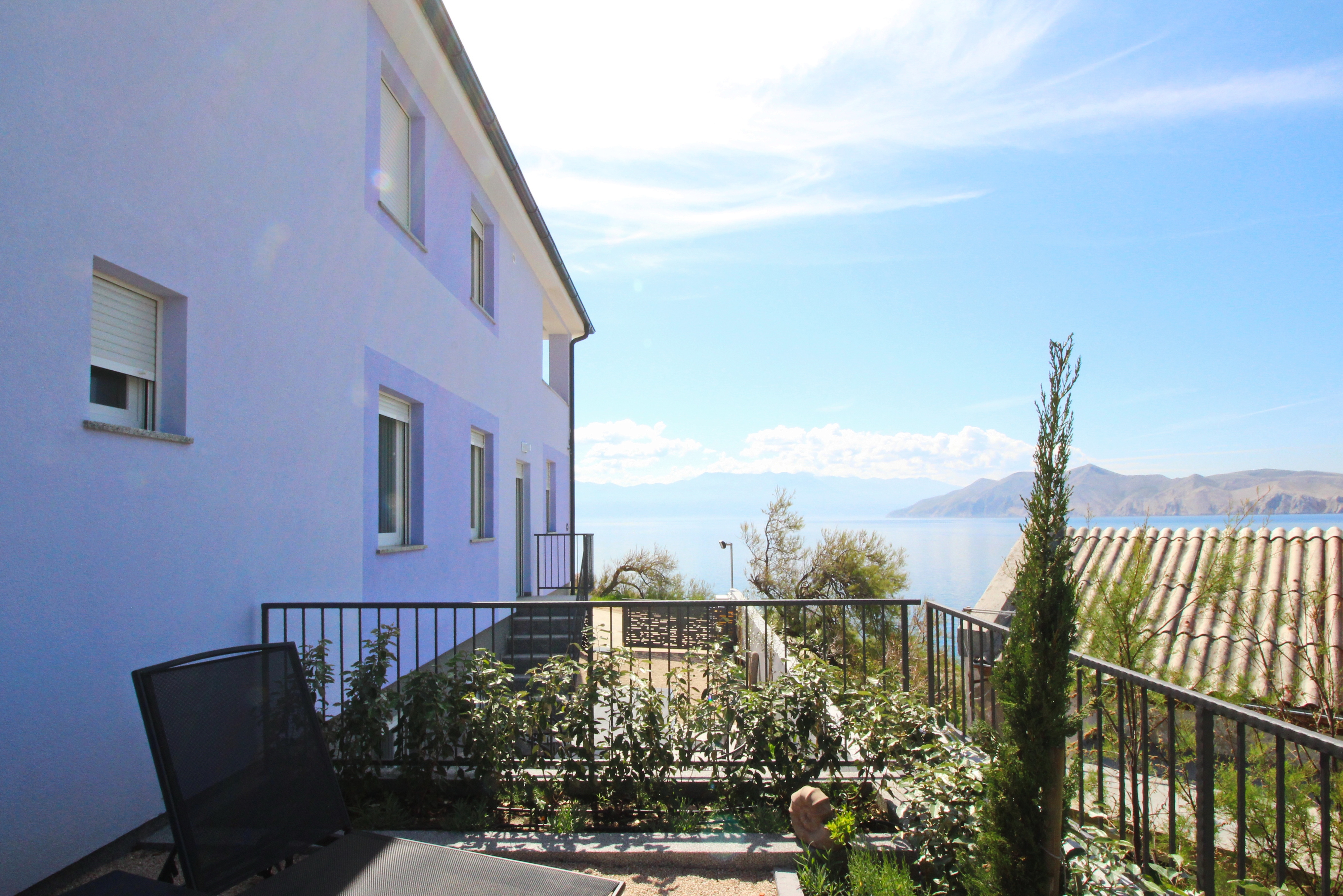 One bedroom apartment with terrace and sea view Baška, Krk  A-d