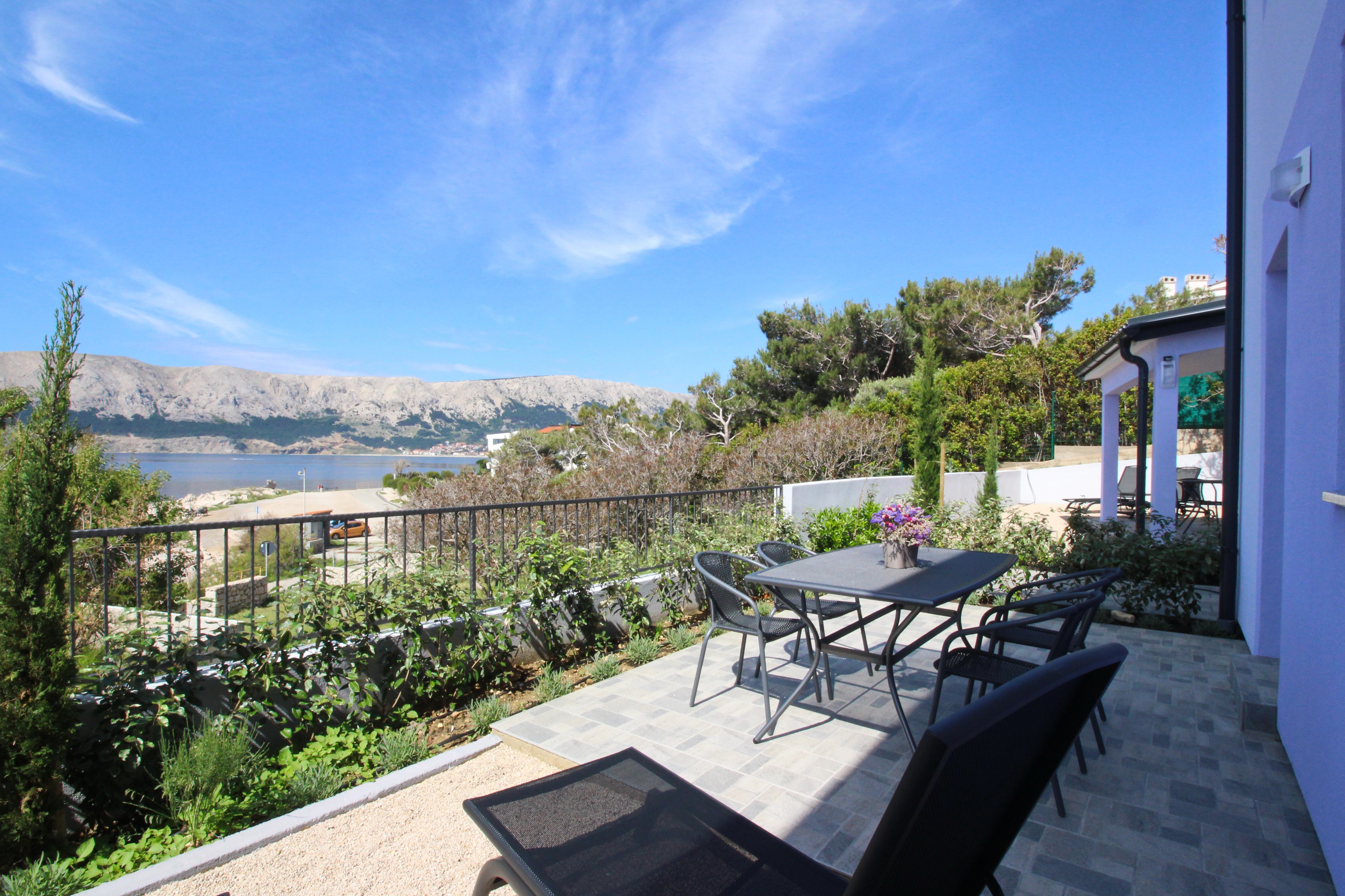 One bedroom apartment with terrace and sea view Baška, Krk  A-d
