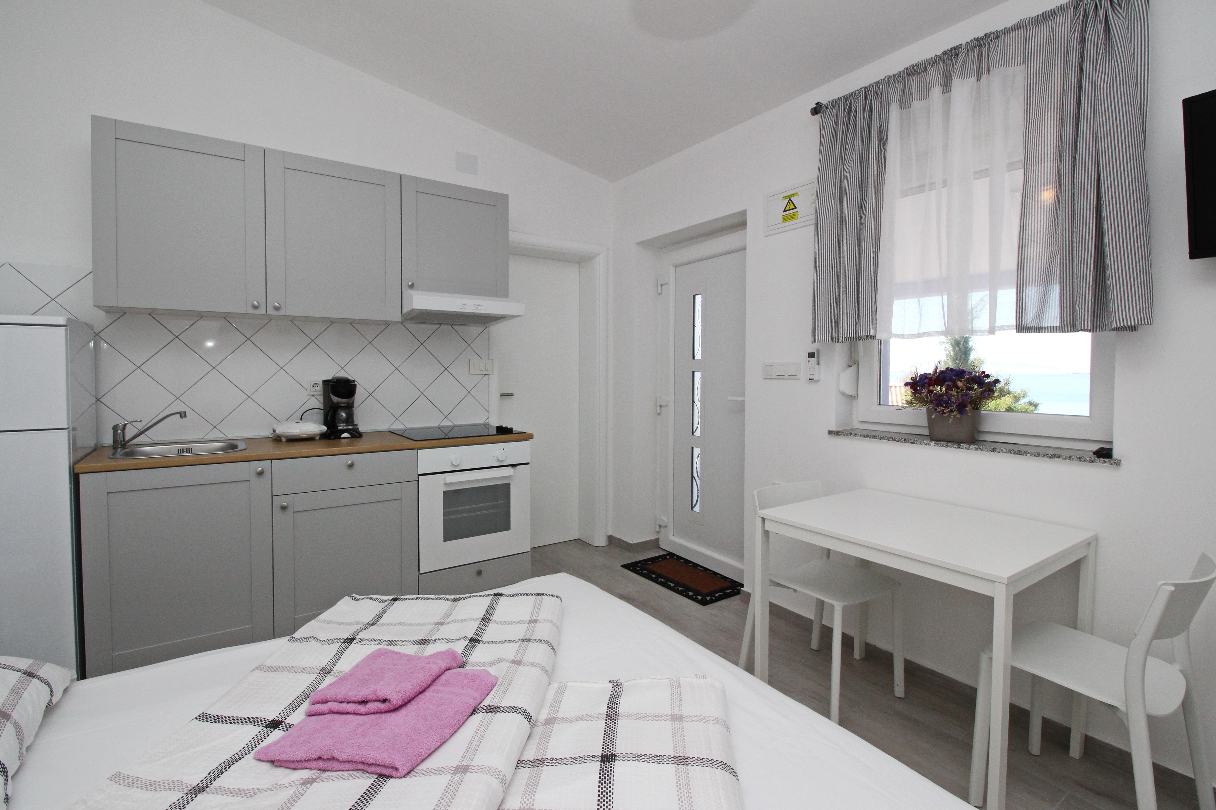 Studio flat with terrace and sea view Baška, Krk (AS-18824-a)