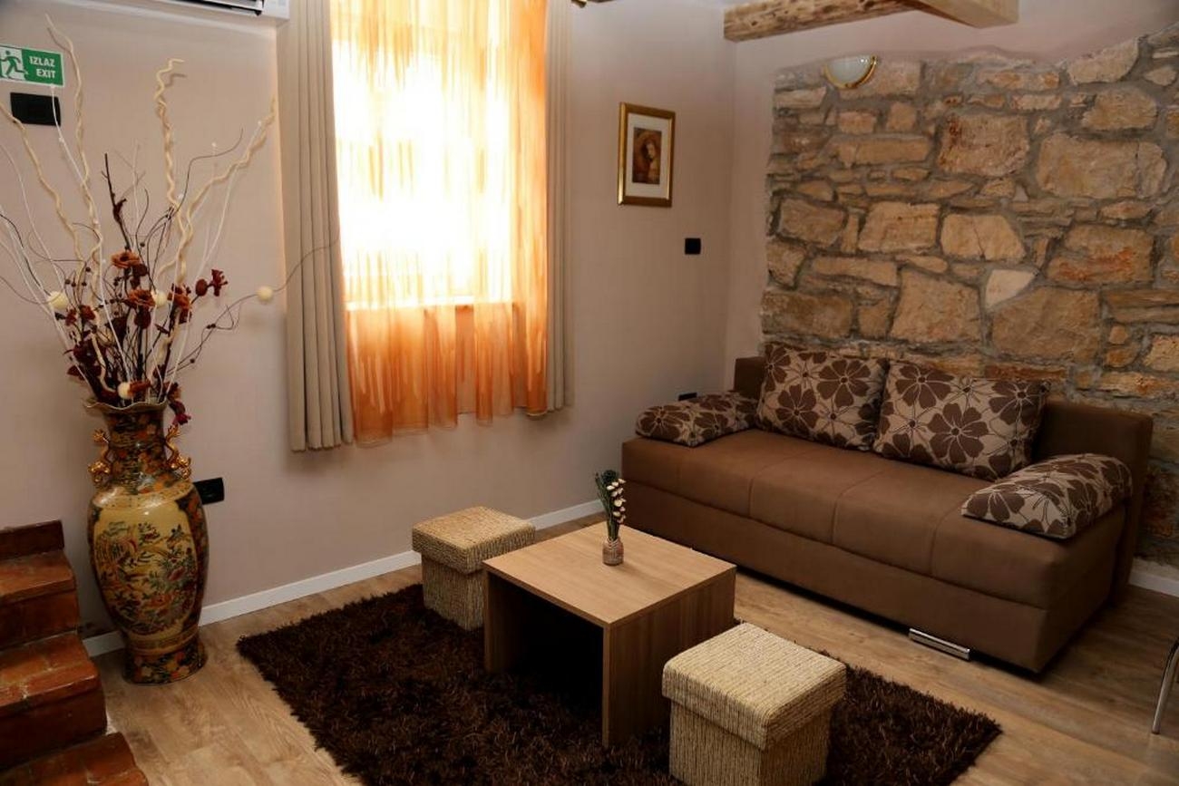 Two bedroom apartment with terrace Pula (A-18826-a) Two bedroom apartment with terrace Pula (A-18826-a)