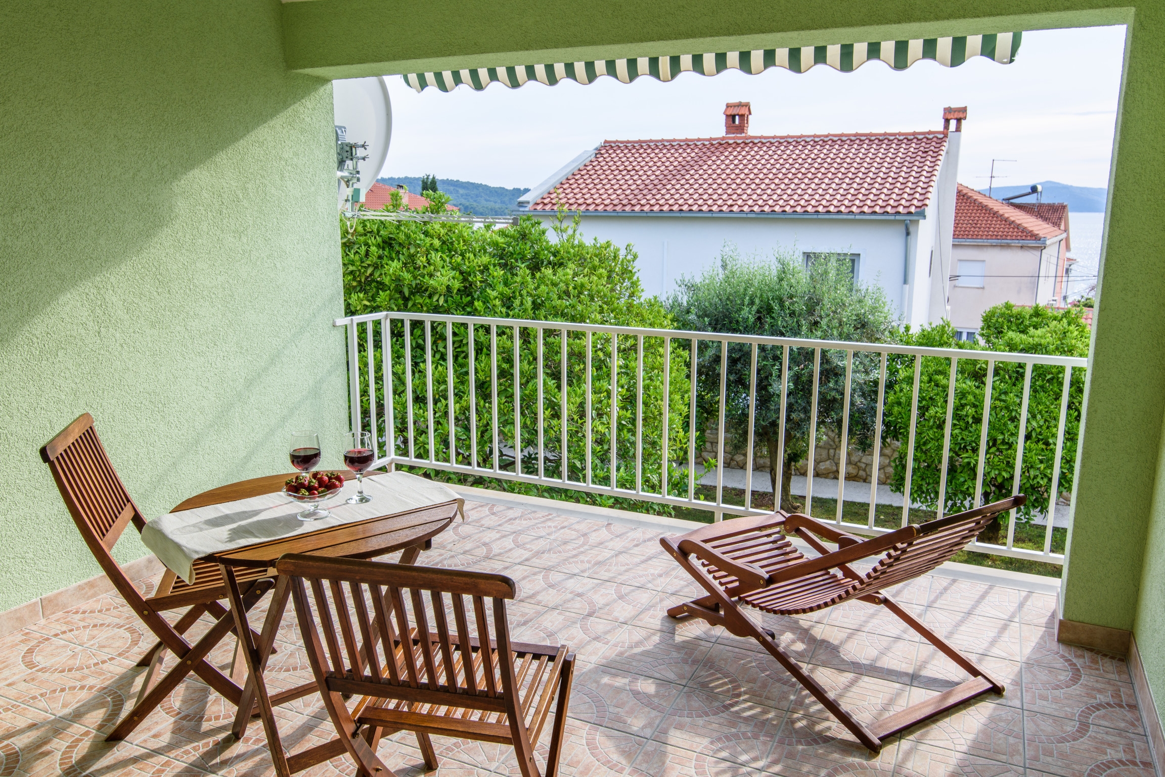 Two bedroom apartment with terrace and sea view Okrug Gornji, Čiovo  A-b