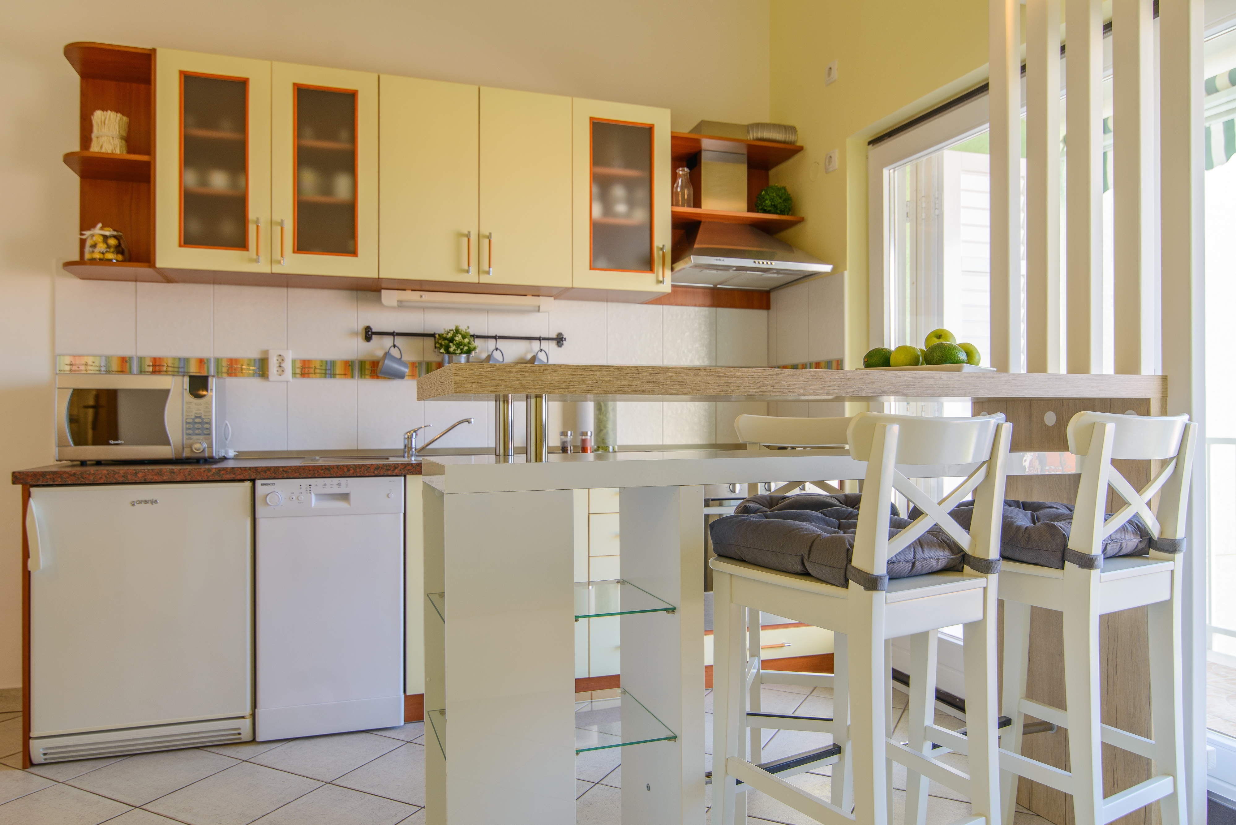 One bedroom apartment with balcony and sea view Okrug Gornji, Čiovo (A-18827-c)