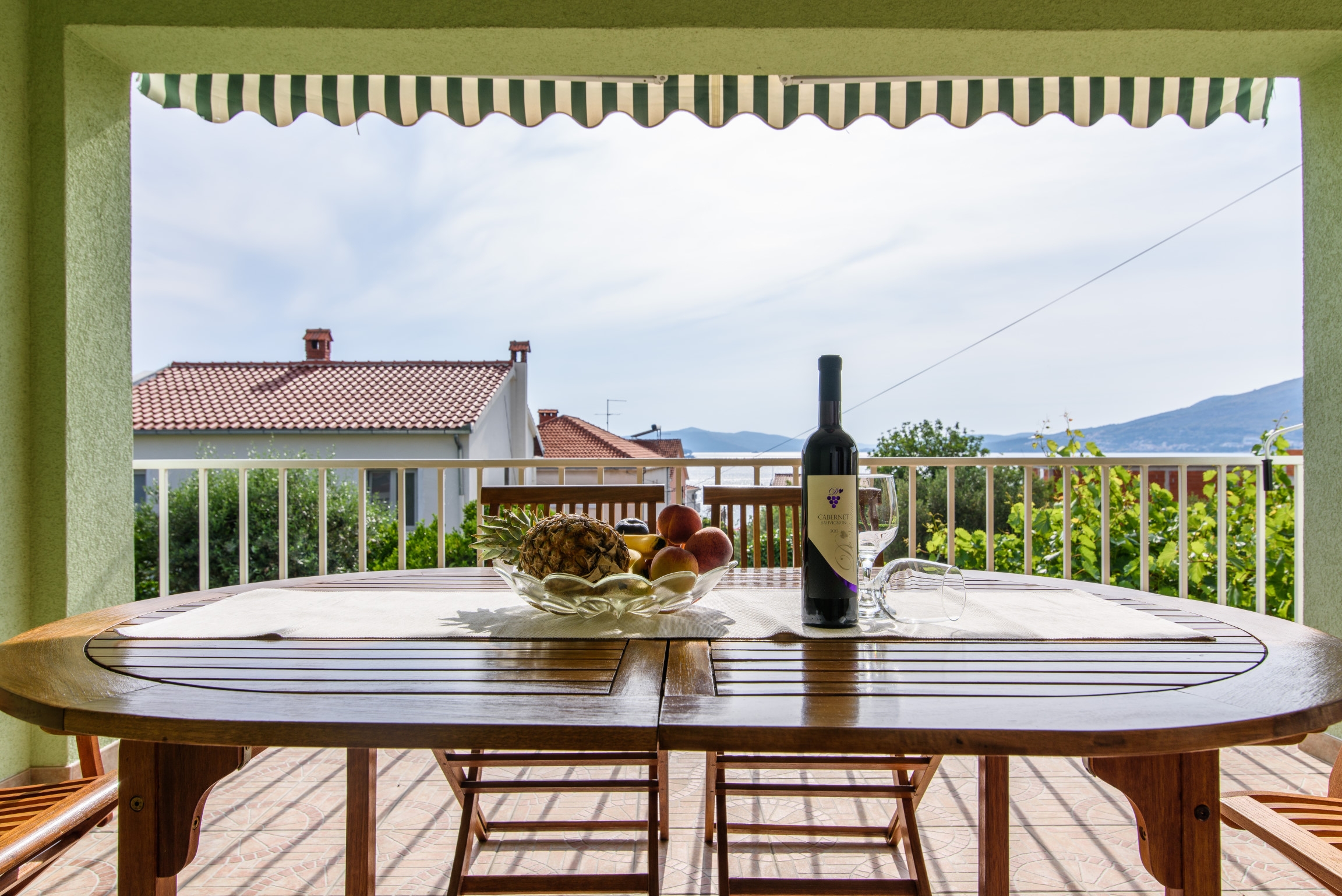 Two bedroom apartment with terrace and sea view Okrug Gornji, Čiovo  A-d