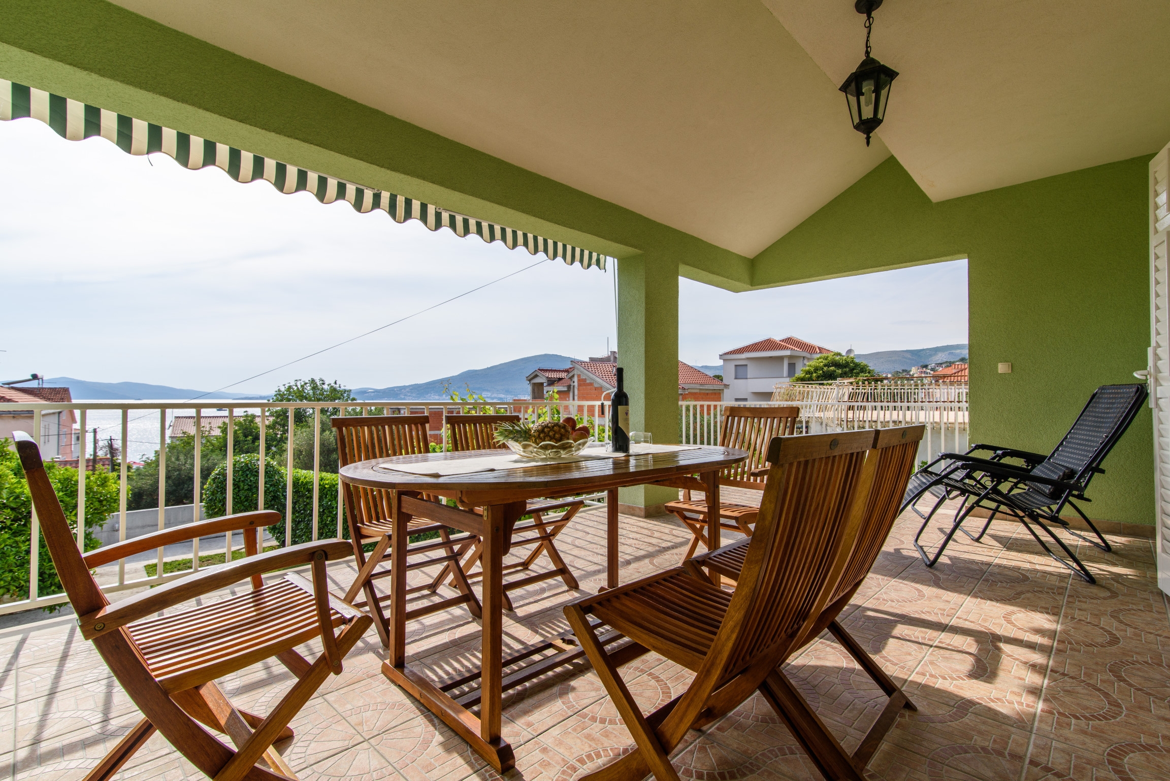 Two bedroom apartment with terrace and sea view Okrug Gornji, Čiovo  A-d