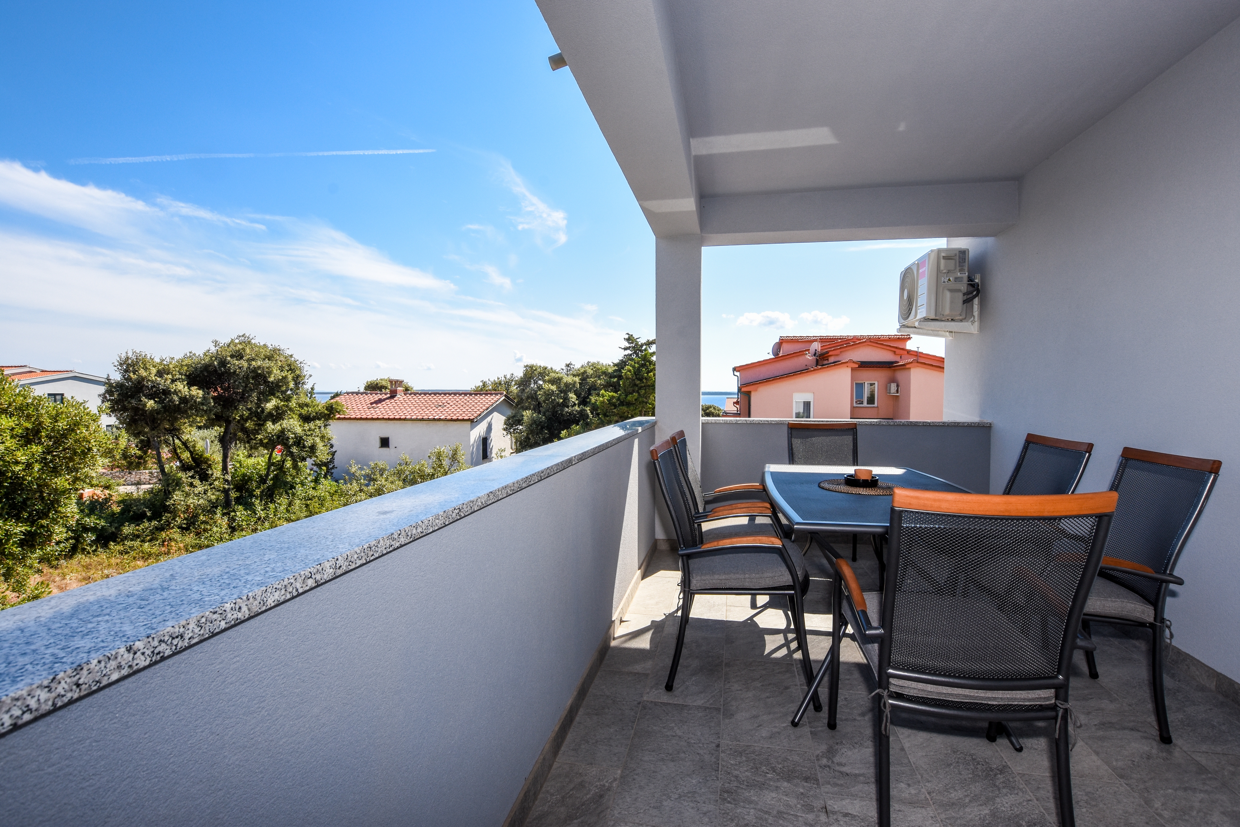 Two bedroom apartment with terrace and sea view Mandre, Pag  A-a