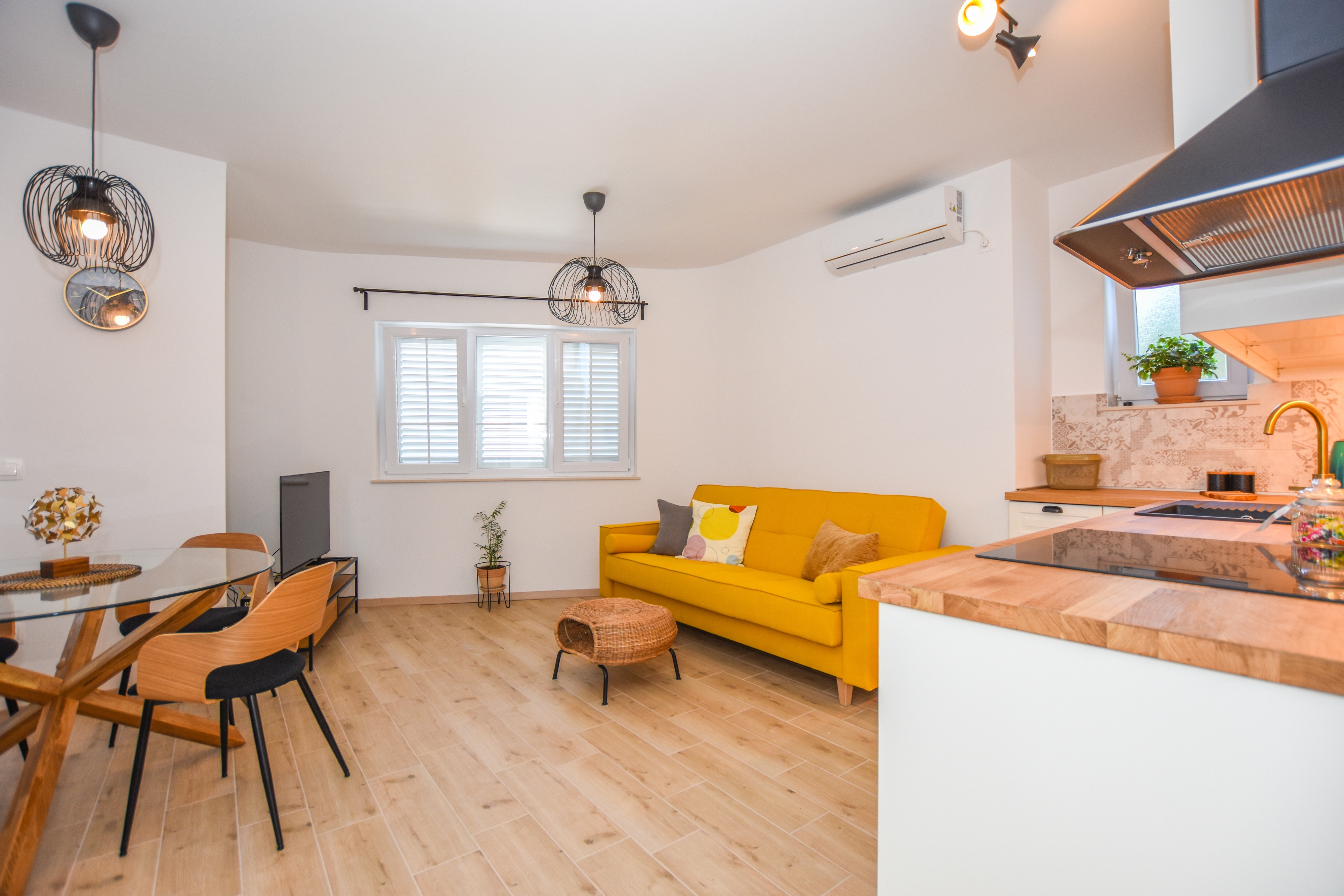 Two bedroom apartment with terrace and sea view Mandre, Pag (A-18839-b) Two bedroom apartment with terrace and sea view Mandre, Pag (A-18839-b)